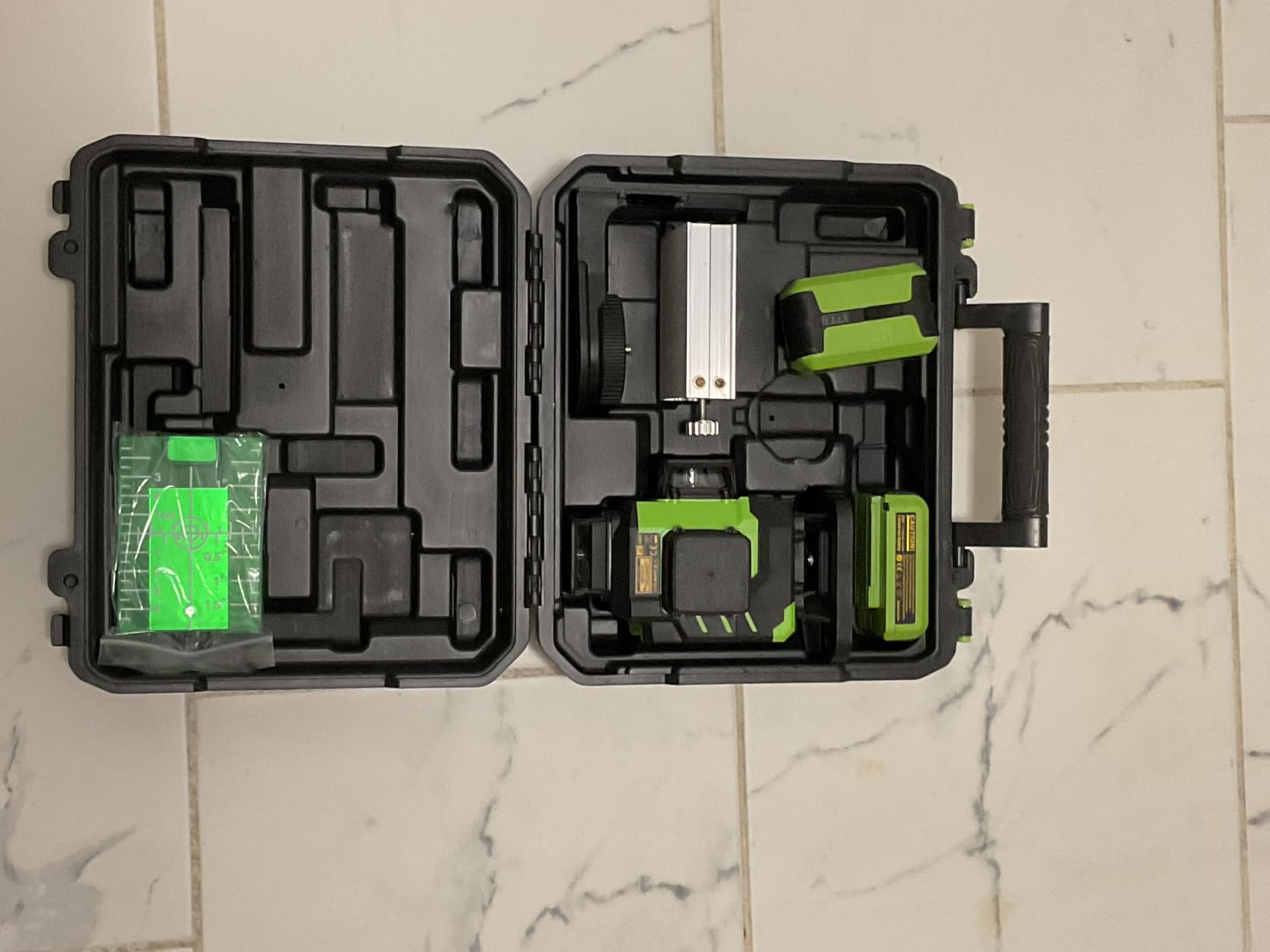 Huepar Laser Level 360 Self Leveling, Rechargeable Green Laser 3x360 Degree Cross Line Lazer Leveler 3D Level Laser Tool for Construction and Picture Hanging, Strong Magnetic Bracket & Hard Carry Case - HM03CG customer photo 2