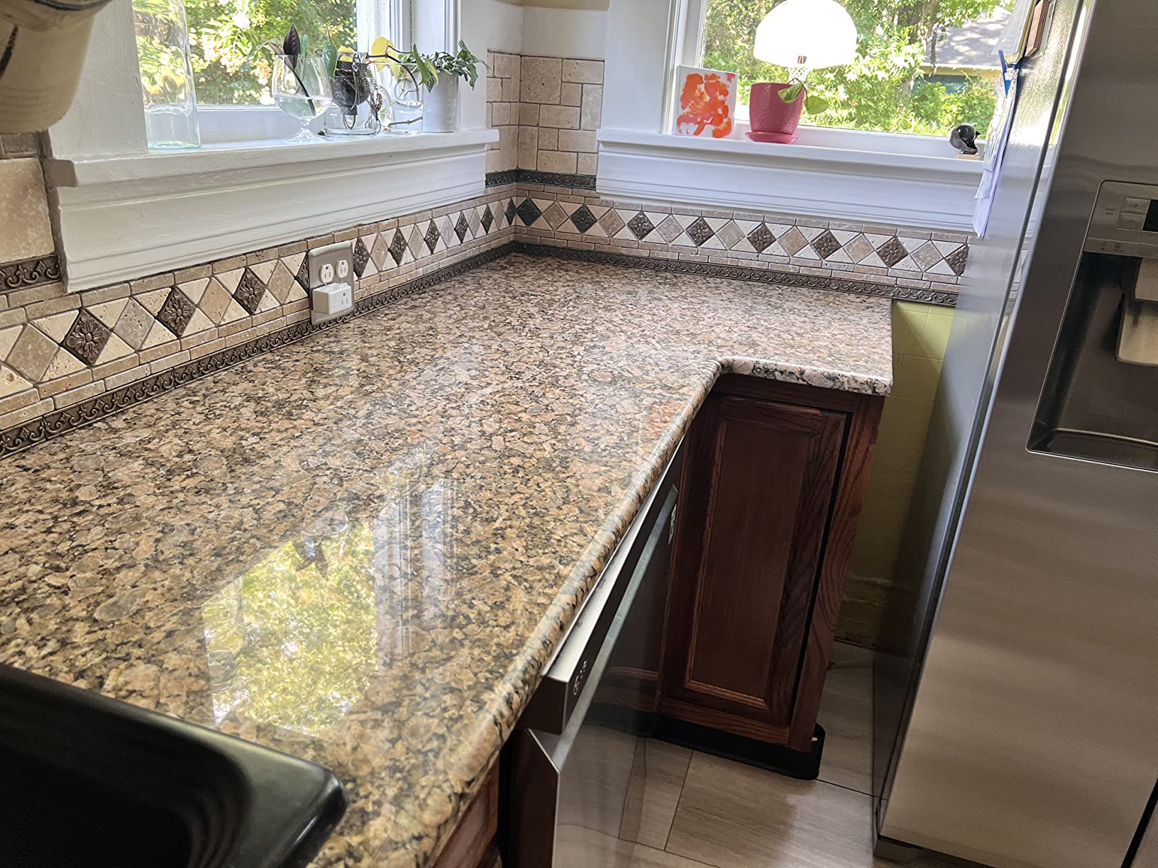 Granite Gold Polish Spray, Streak-Free Shine for Granite, Quartz, Marble, Travertine, Natural Stone Countertops, 24 Fl Oz (Pack of 1) customer photo 1