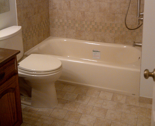 American Standard Princeton Americast 60 x 30-Inch Integral Apron Bathtub Right-Hand Outlet With Integral Drain customer photo 1