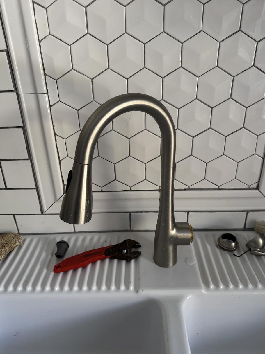 Moen Arbor Spot Resist Stainless One-Handle Pulldown Kitchen Faucet with Sprayer and a Reflex Docking System, Kitchen Sink Faucet Featuring Power Boost for a Faster Clean, 7594SRS customer photo 1