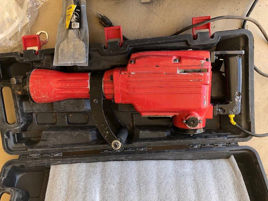 XtremepowerUS 2200W Demolition Jack Hammer Flat Chisel Bull Point Chisel Bits Demo Chipping Hammer Concrete Pavement Breaker customer photo 1