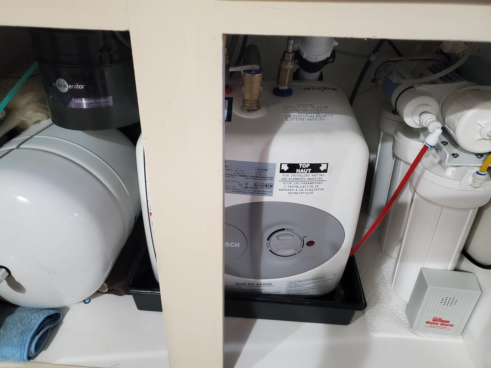 BOSCH Electric Mini-Tank Water Heater Tronic 3000 T 2.5-Gallon (ES2.5) - Eliminate Time for Hot Water - Shelf, Wall or Floor Mounted customer photo 2