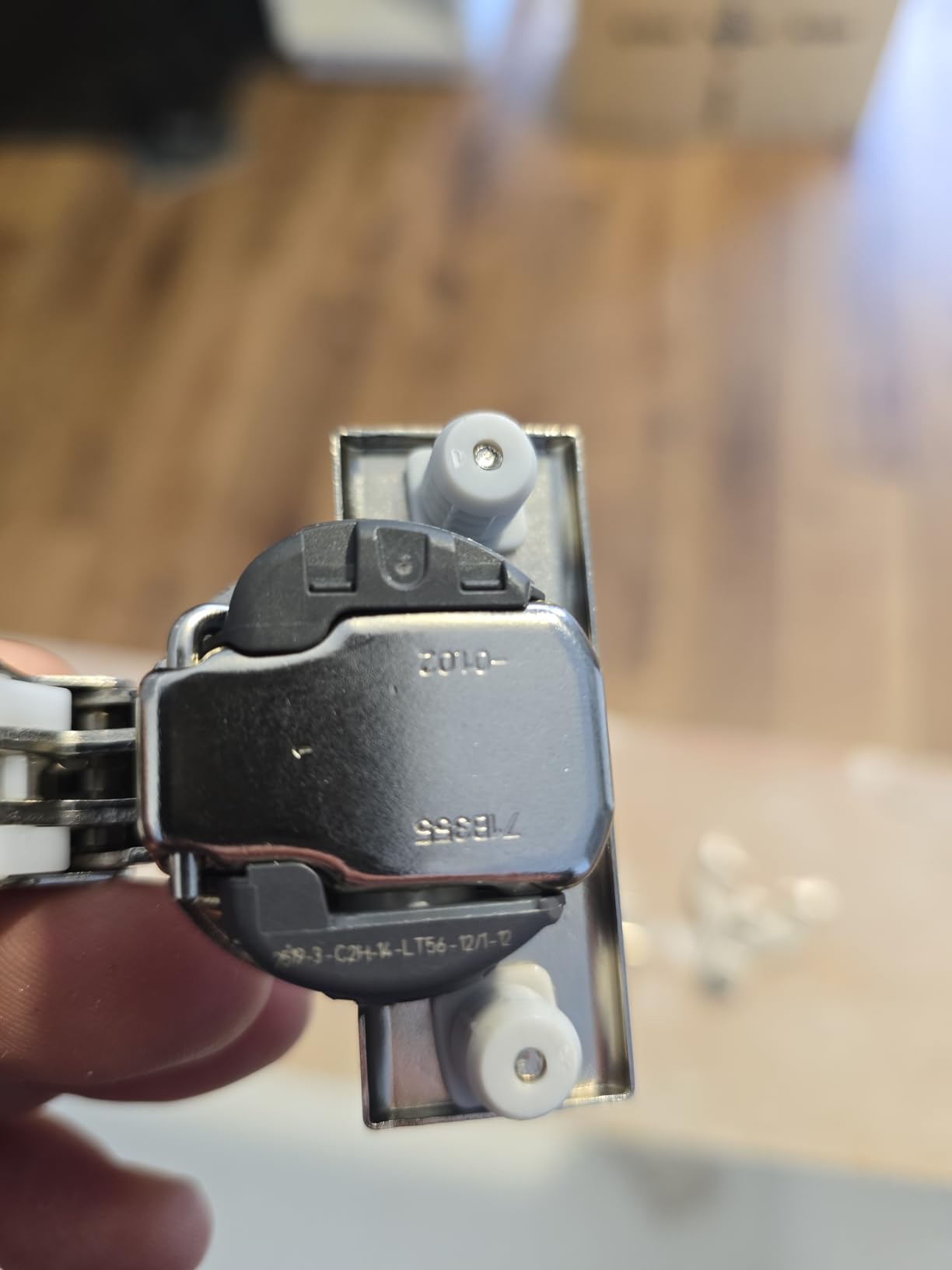 Clip top BLUMOTION Hinge Kit (1 Kit), Full Overlay, 110° Opening Angle, Steel, Soft Close Euro-Style Hinges with Clip Mounting Plate for Frameless Cabinets customer photo 1