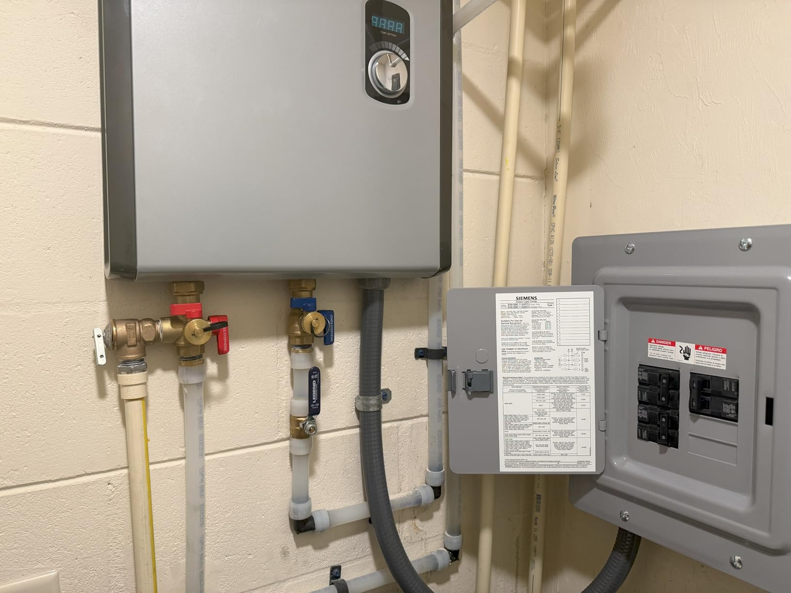 Rheem 18kW 240V Tankless Electric Water Heater, Gray customer photo 1