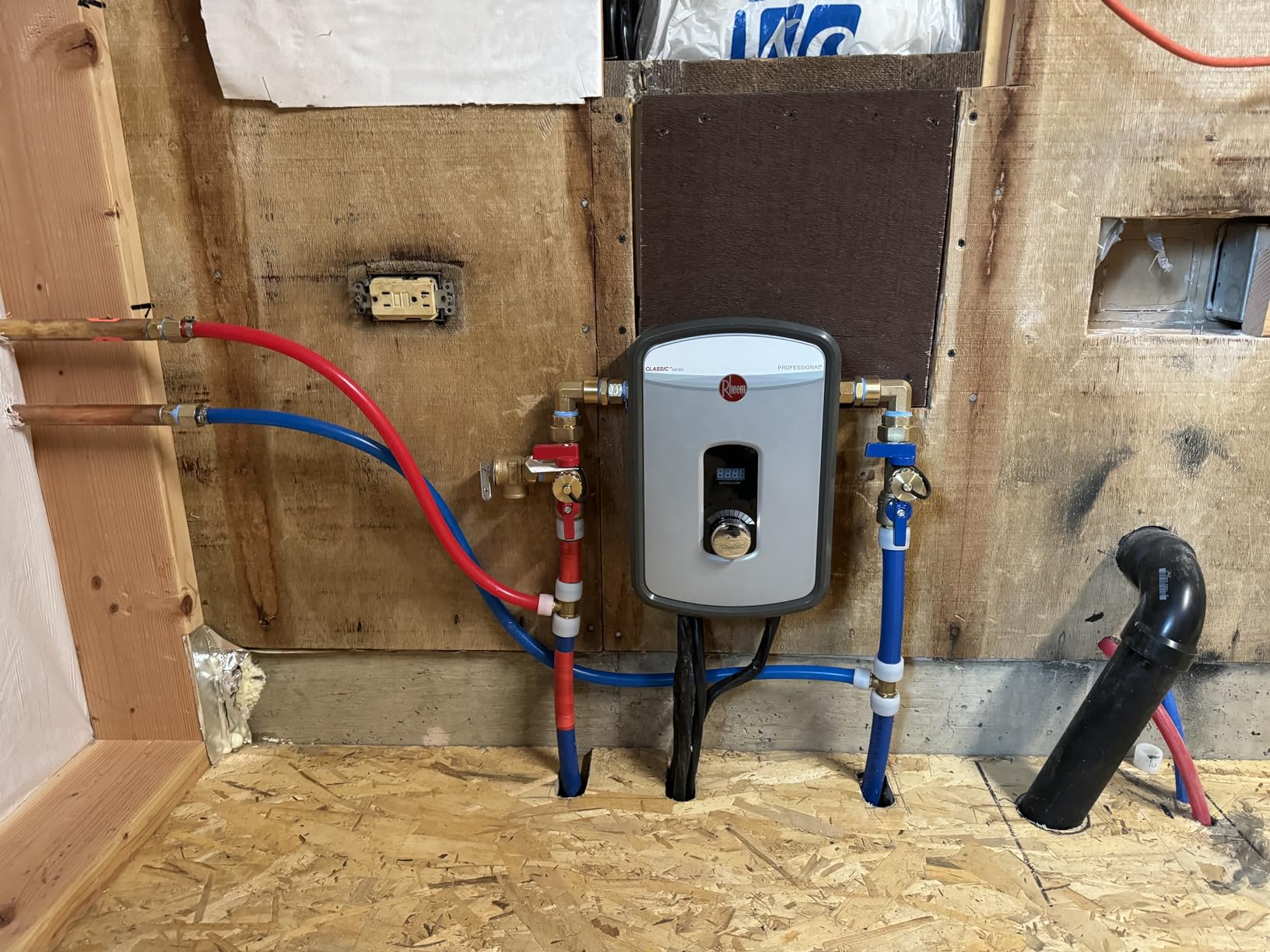 Rheem 240V Heating Chamber RTEX-13 Residential Tankless Water Heater, GRAY customer photo 2