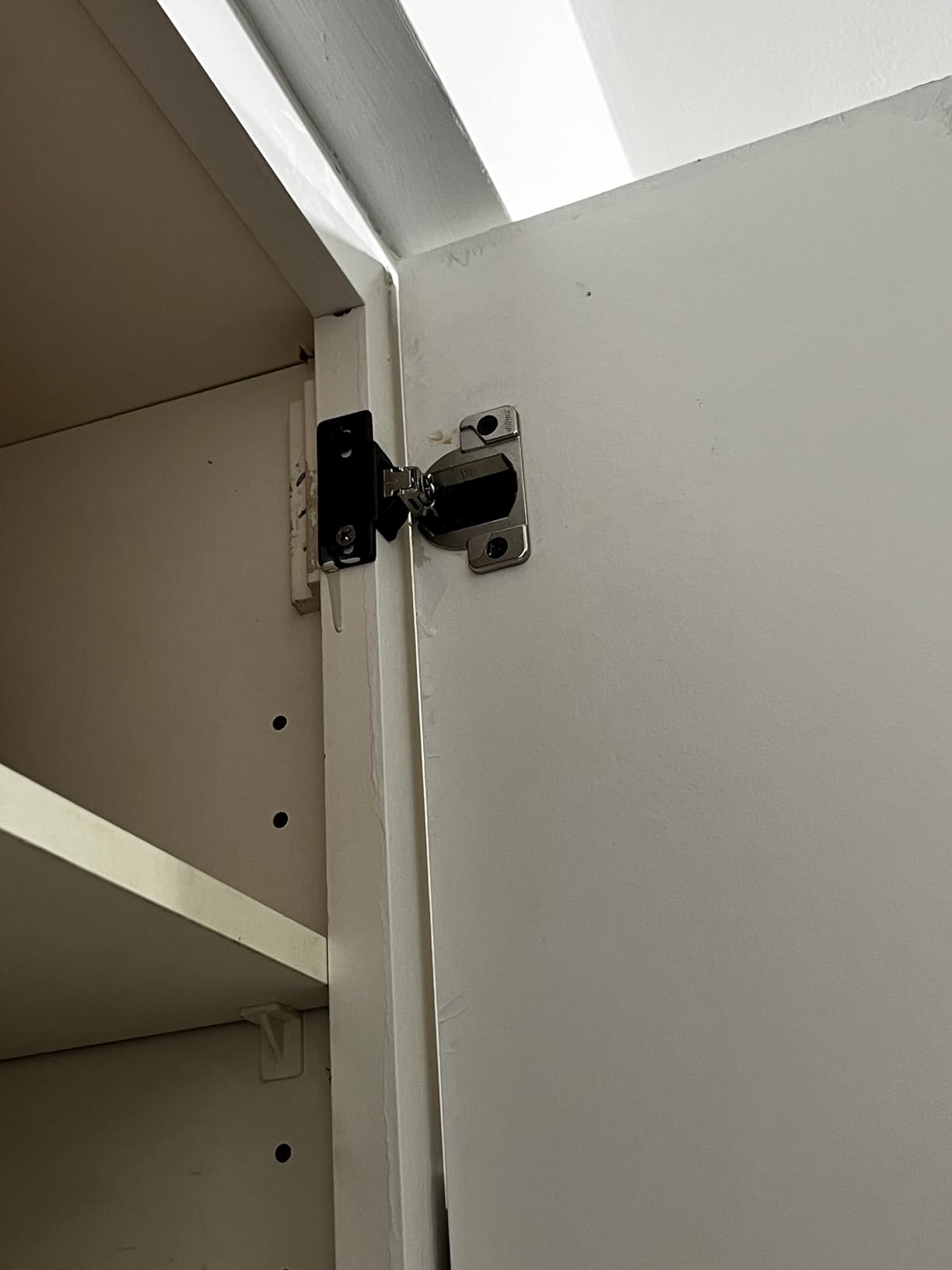 Blum 110 Degrees Screw On Self Closing Compact 33 Hinge Pack of 8 customer photo 2