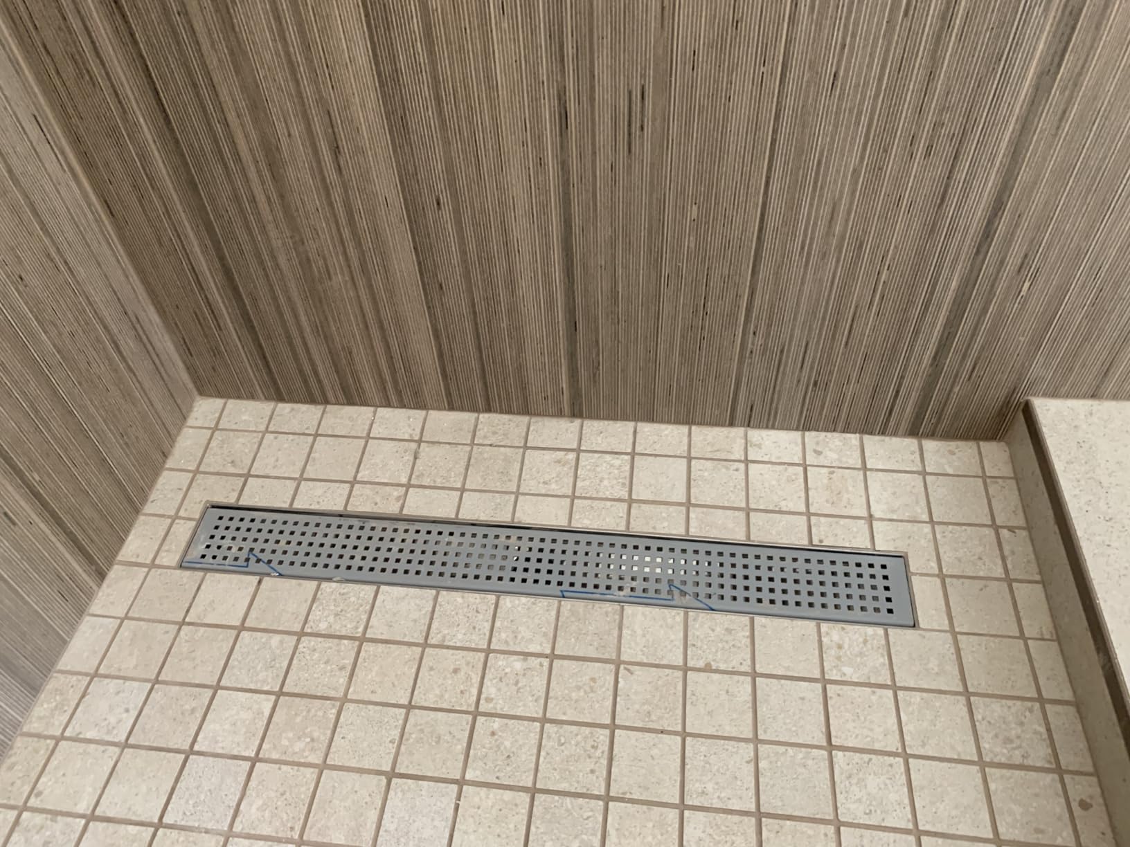 Neodrain Chrome 24-Inch Linear Shower Drain with Removable Quadrato Pattern Grate, Polished 304 Stainless Steel Rectangular Shower Floor Drain, with Leveling Feet, Hair Strainer customer photo 1