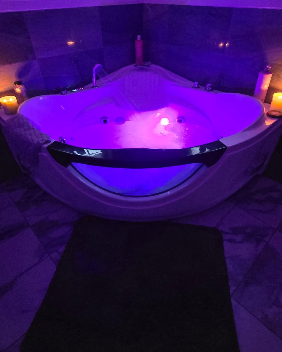 Empava 2 Person Whirlpool Bathtub,Corner Jetted Bathtub with Heater,Corner Jetted Tub with Light,Spa Bath tub with 10 Jets,Hydro Massage Tub with Chromatherapy,ETL Certified customer photo 2