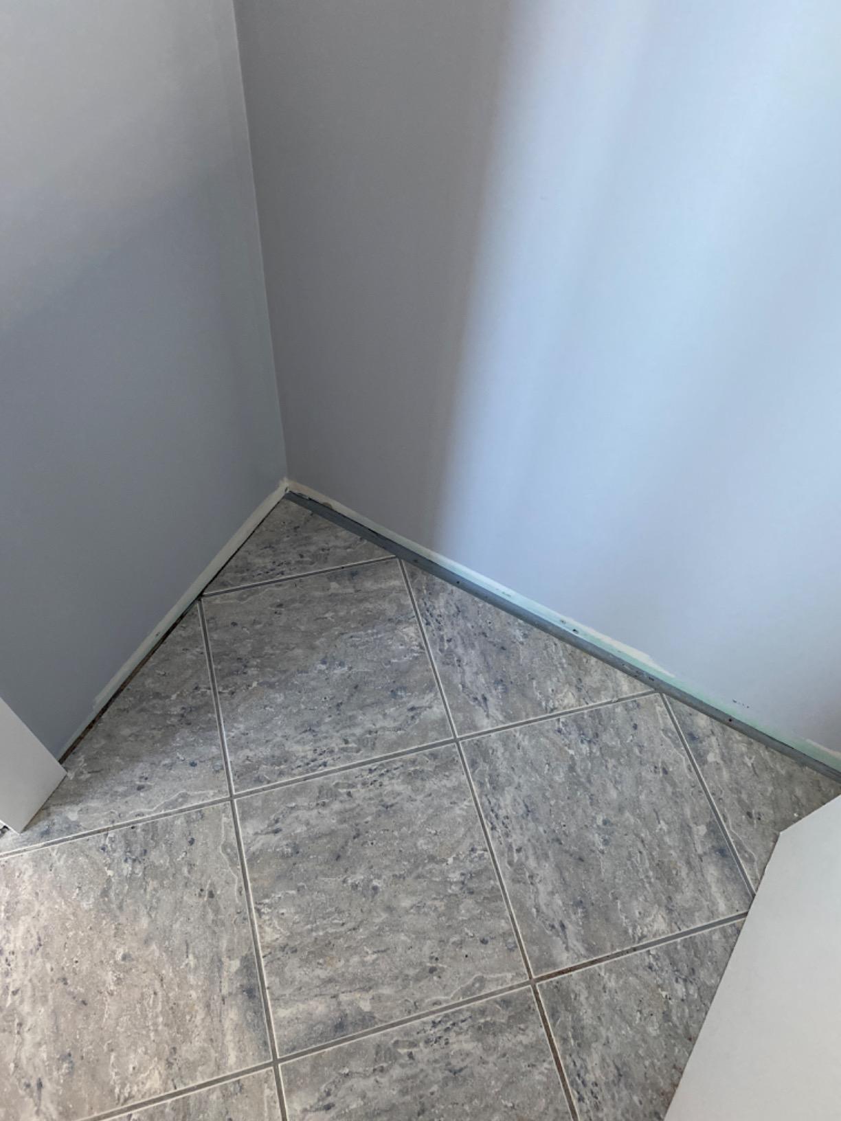 Eviva London 48 x 18 inch Espresso Transitional Bathroom Vanity with White Carrara Quartz Countertop and Undermount Porcelain Sink customer photo 2