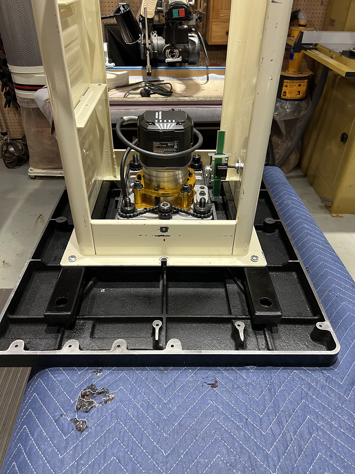 SawStop RT-LFT Four-Post Router Lift with Lock customer photo 2
