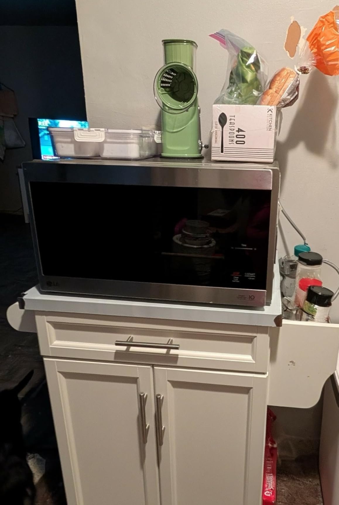 HOMCOM Kitchen Island on Wheels, Rolling Kitchen Cart with Stainless Steel Countertop, Drawer, Towel Rack and Spice Rack, Utility Storage Trolley, Black customer photo 1