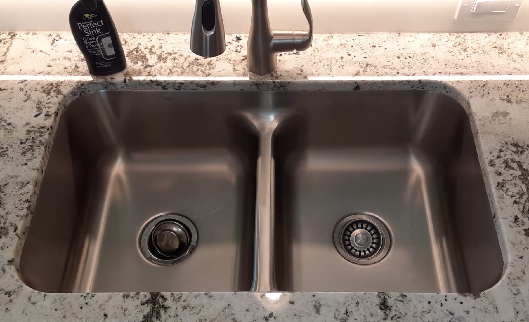 KRAUS Premier 32-inch Undermount 50/50 Double Bowl Low Divider 18-Gauge Stainless Steel Kitchen Sink with Strainers (x2), KBU32 customer photo 1