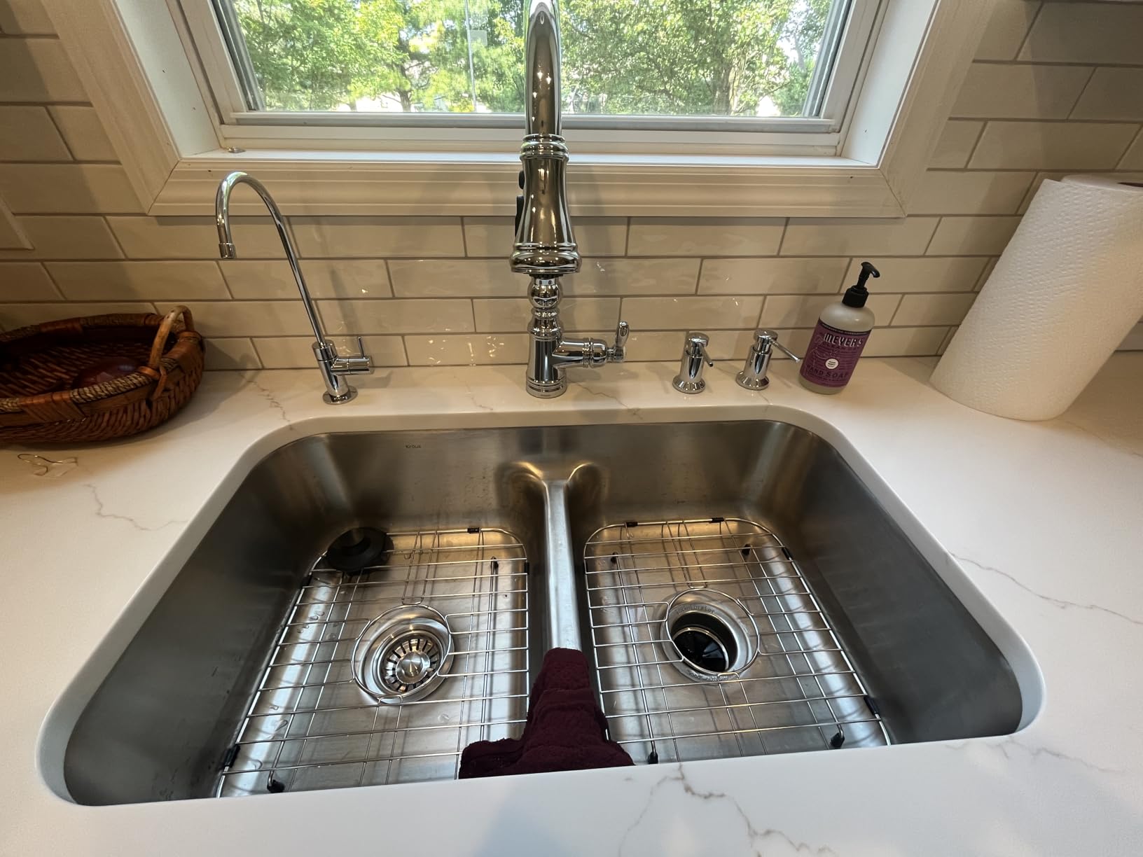 KRAUS Premier 32-inch Undermount 50/50 Double Bowl Low Divider 18-Gauge Stainless Steel Kitchen Sink with Strainers (x2), KBU32 customer photo 2