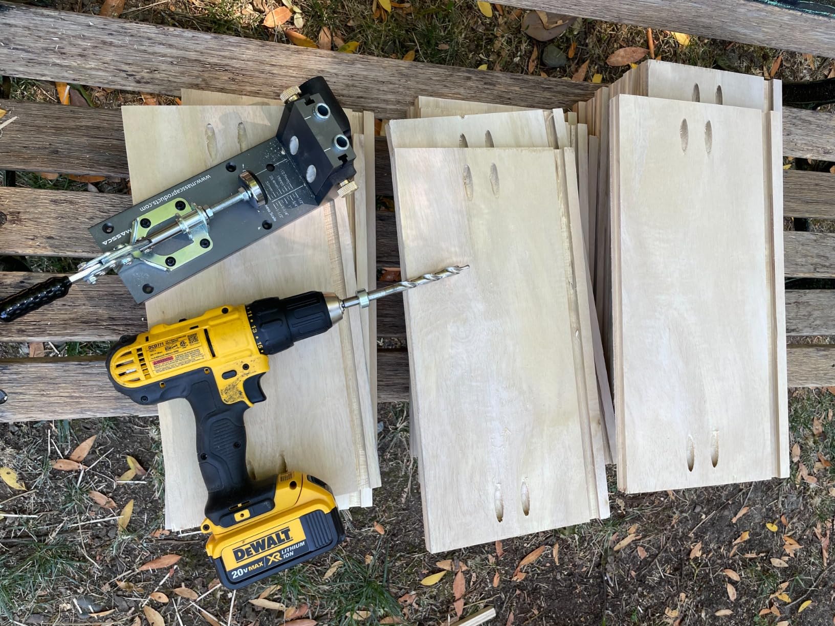 Massca Pocket Hole Jig Kit M1 - Adjustable & Easy to Use Pocket Screw Jig - Heavy Duty Drill Jig for Angled Holes with Drill Bit, Pocket Self Tapping Screws &Driver Bit customer photo 1