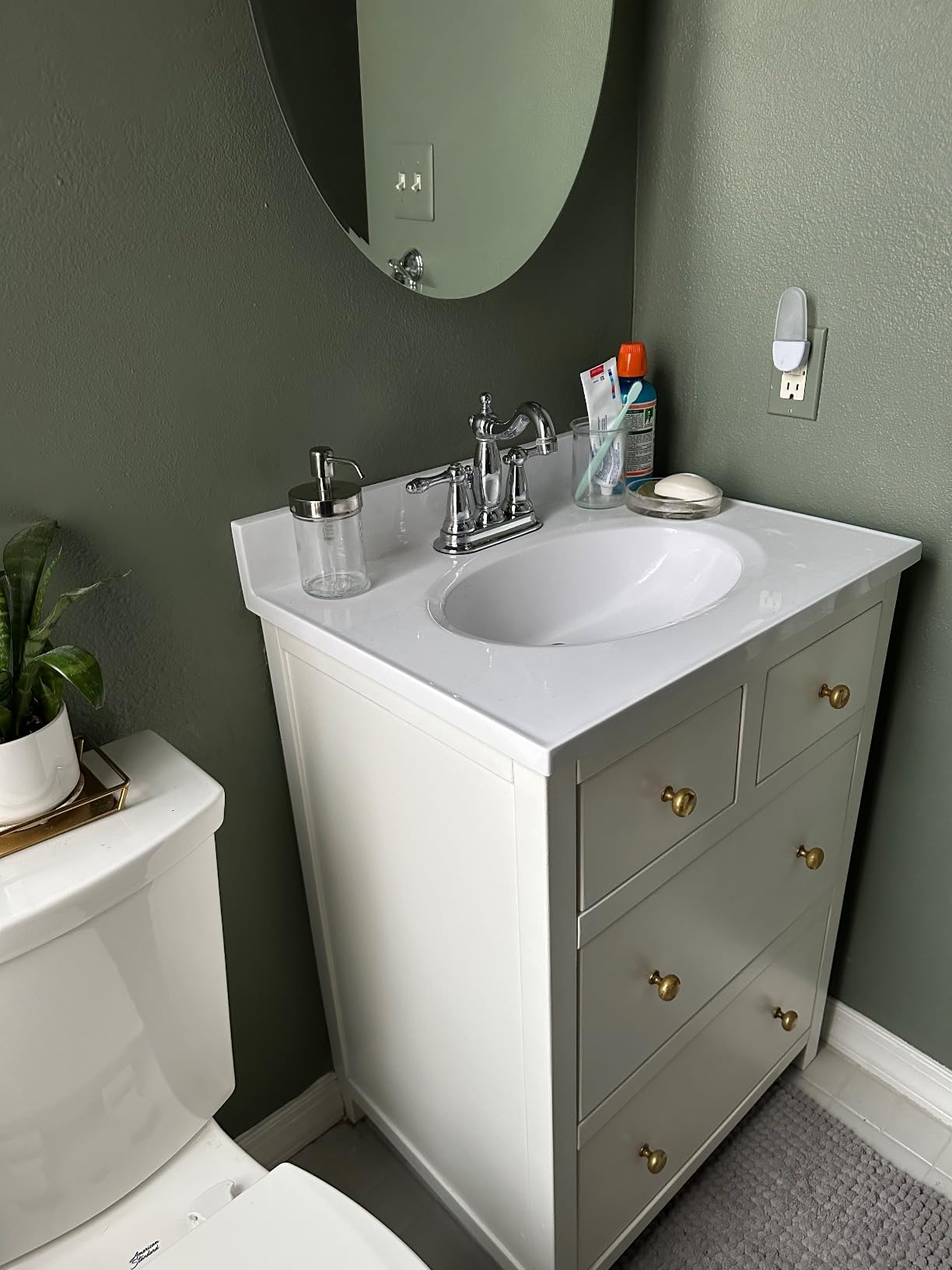 Design House 586271 Cultured Marble 25-inch Vanity Top with Integrated Oval Bowl, 4 Centerset, White on White customer photo 1