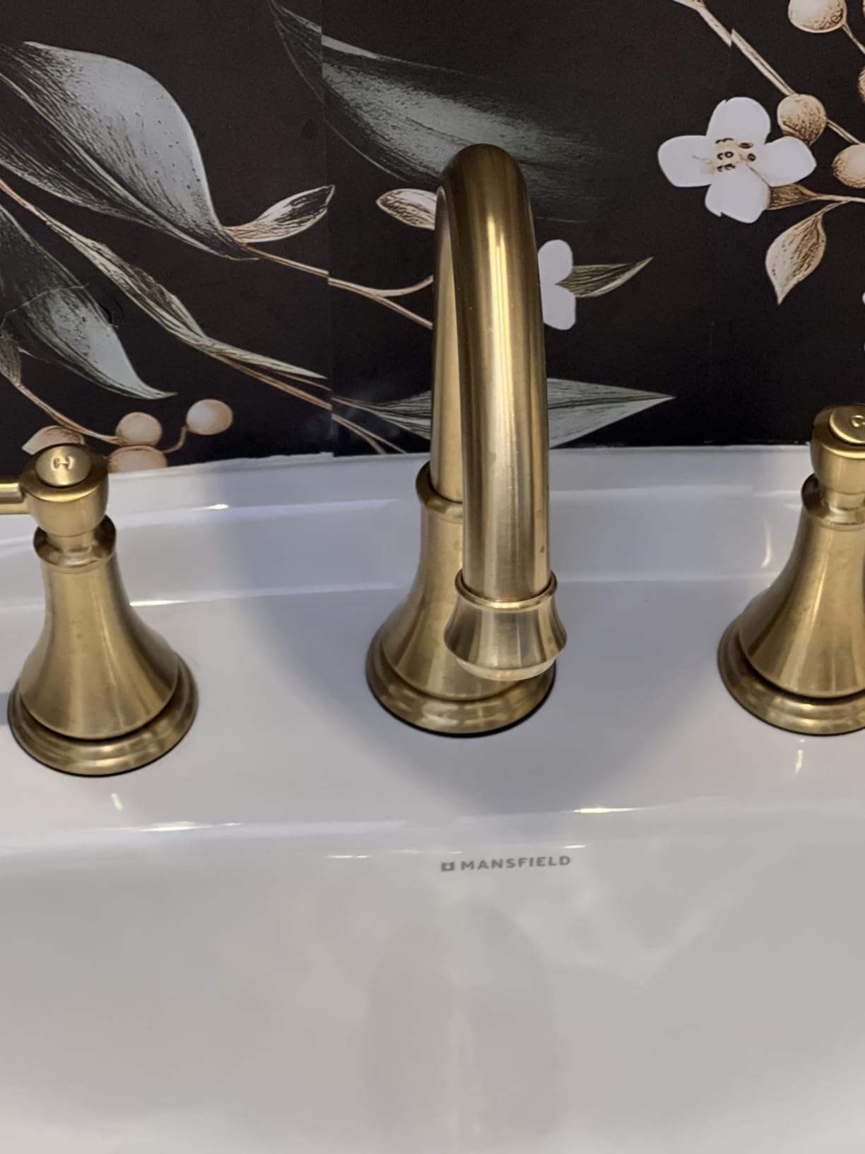 TimeArrow Matte Black 8 inch Widespread Bathroom Sink Faucet 3 Holes with Pop-Up Drain, 2 Handle Modern Bathroom/Vanity/Lavatory Faucet with Brass 360° Swivel Spout, TAF830Y-MB customer photo 2
