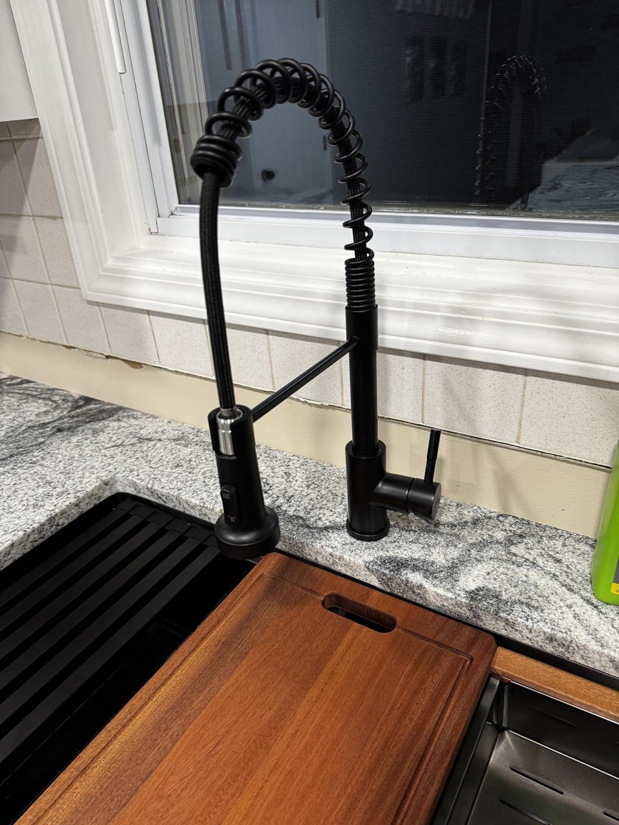 GIMILI Black Kitchen Faucet with Pull Down Sprayer Single Handle Single Hole Rv Kitchen Faucet for Farmhouse Bar Laundry Outdoor Sink customer photo 2