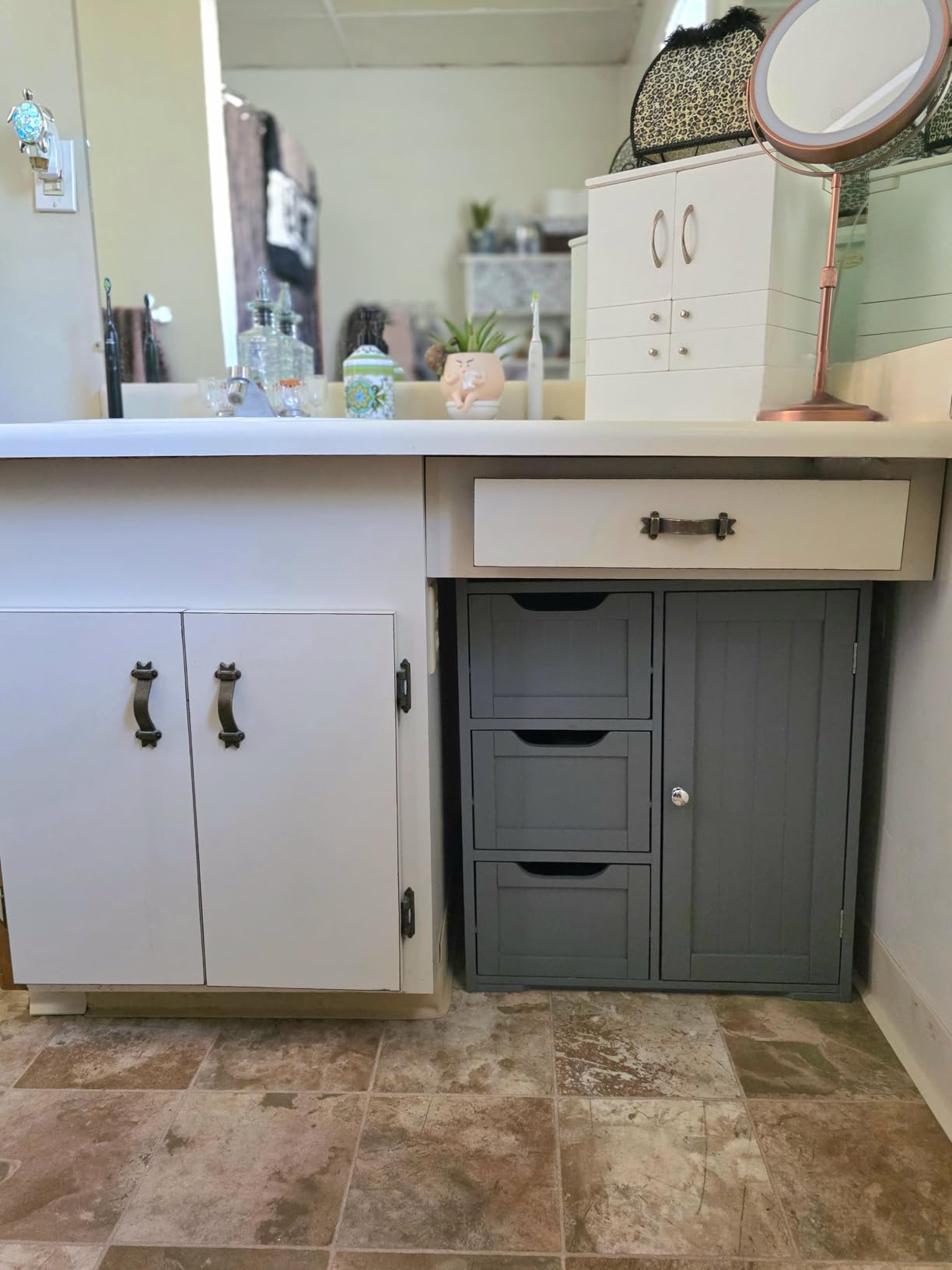 Yaheetech Bathroom Floor Cabinet Wooden Storage Organizer with 1 Door and 3 Drawers, Free-Standing Cupboard for Kitchen/Living Room/Bathroom Use, White customer photo 1