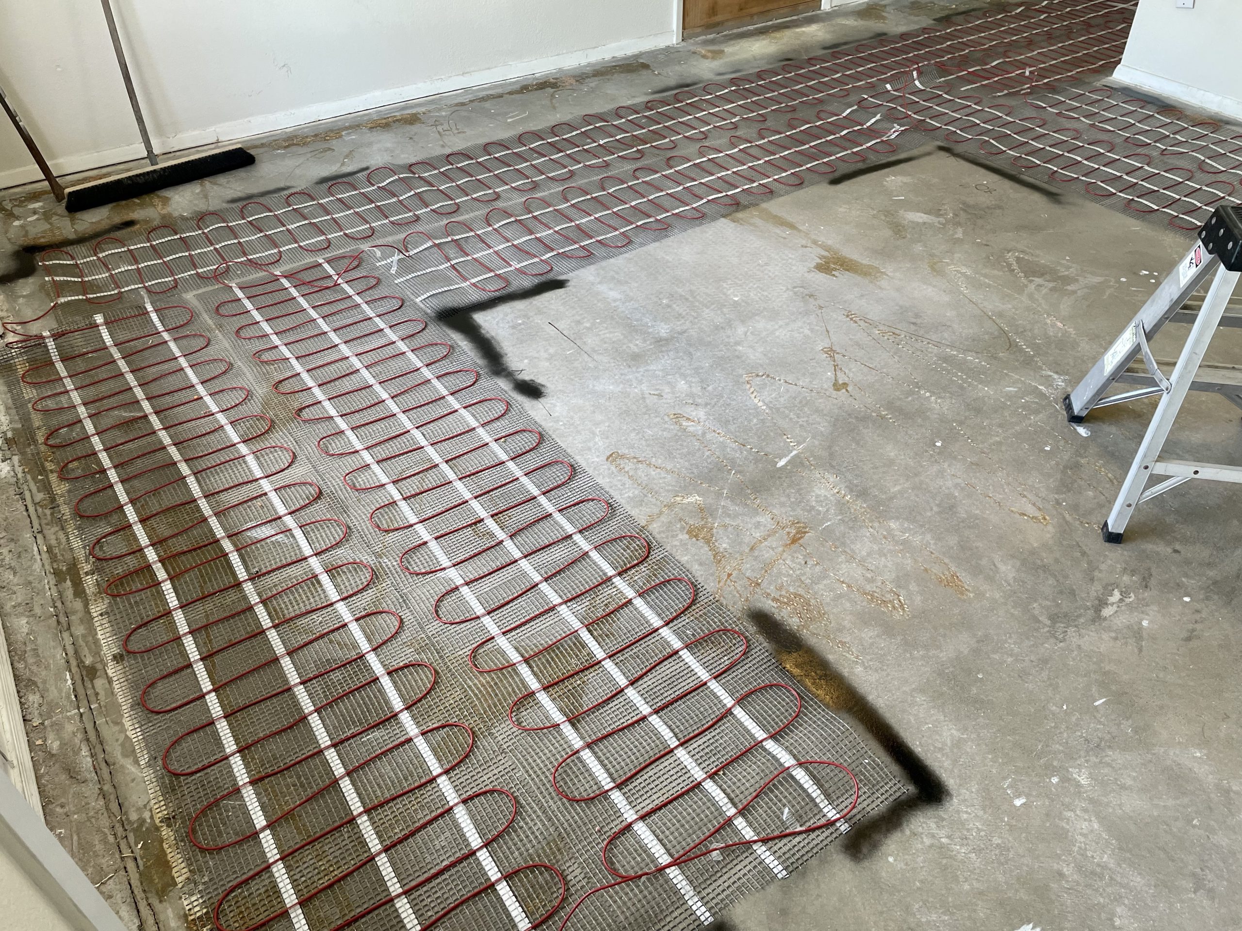 LuxHeat 60sqft Floor Heating Mat Kit - 120v Electric Radiant In Floor Heating System - Heated Flooring System for Tile & Laminate - Includes UDG Programmable Thermostat w/GFCI, Alarm & Sensor customer photo 1