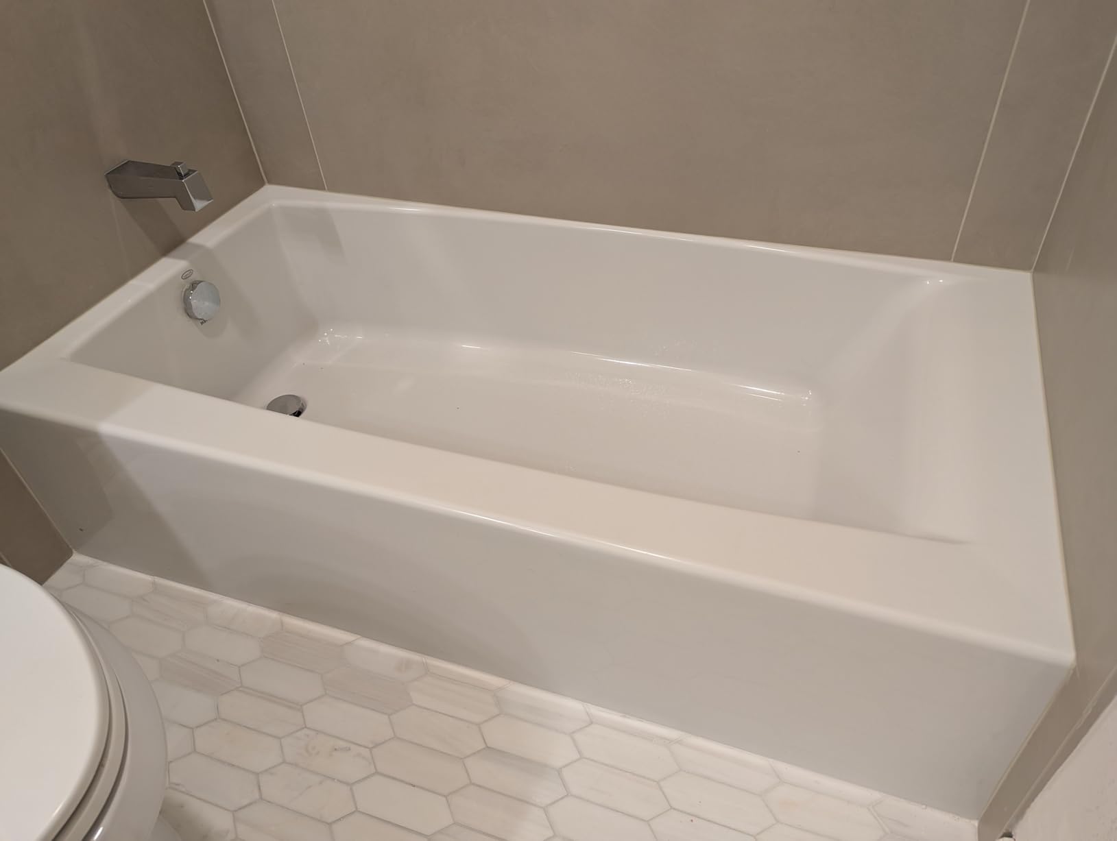 KOHLER K-26109-LA-0 Entity 60-Inch x 30-Inch Alcove Bath with Integral Apron, Integral Flange and Left Hand Drain, White customer photo 2