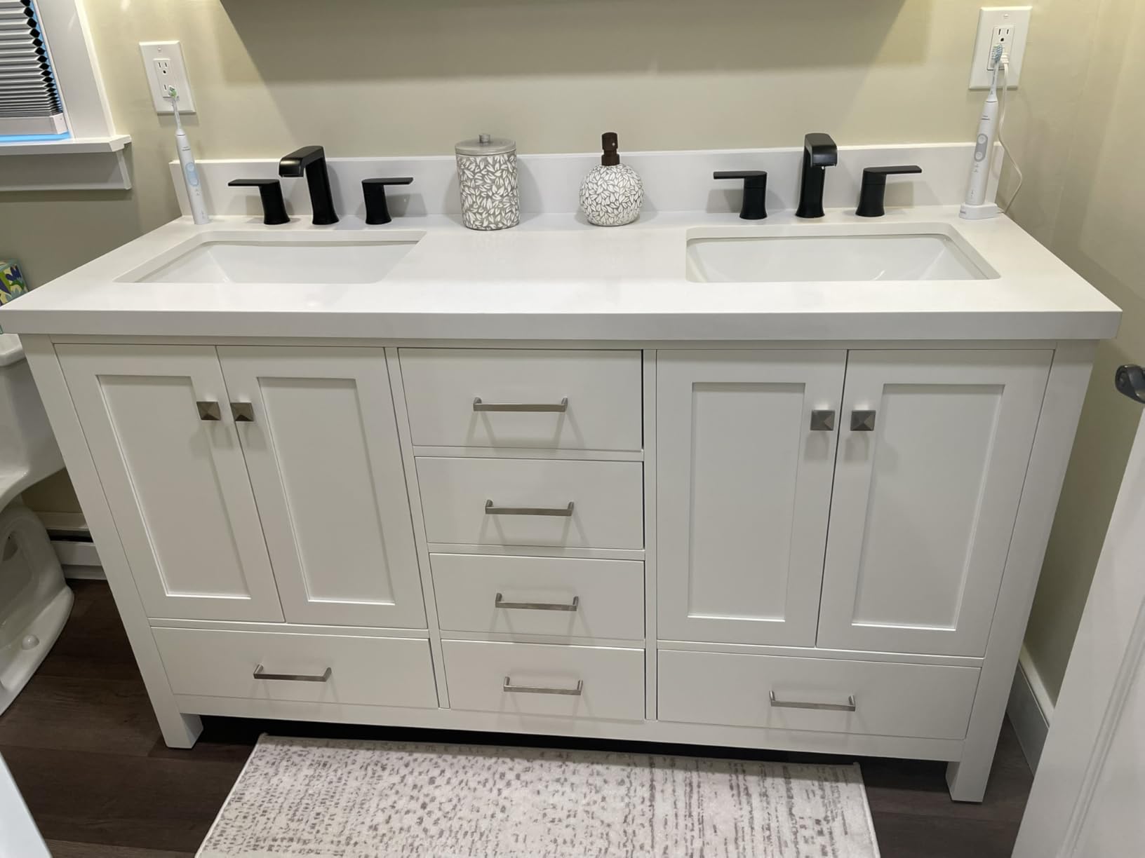 ARIEL Cambridge 60-inch Bathroom Vanity with Sink, Solid Wood, 1.5-inch Pure White Quartz Countertop & Backsplash, Double Rectangular Porcelain Sink, 4 Soft Closing Doors, 6 Dovetail Drawers, Grey customer photo 1