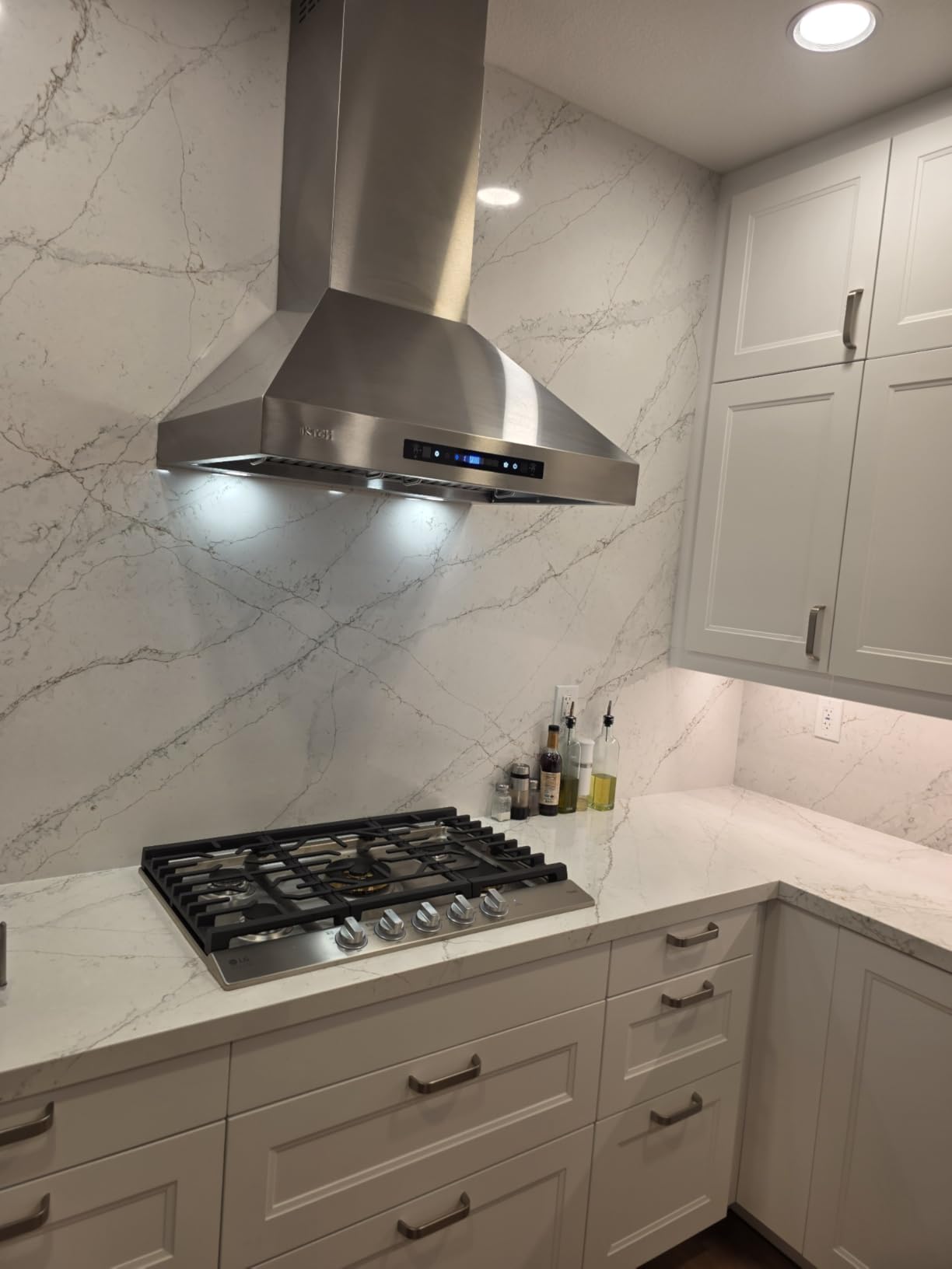 IKTCH 36-inch Wall Mount Range Hood 900 CFM Ducted/Ductless Convertible, Kitchen Chimney Vent Stainless Steel with Gesture Sensing & Touch Control Switch Panel, 4 Pcs Adjustable Lights customer photo 1