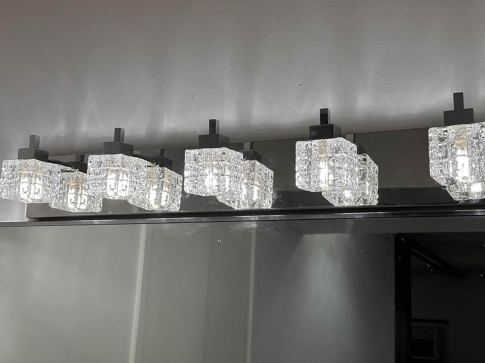 TRLIFE Bathroom Vanity Light Fixtures, Modern Bathroom Lights Over Mirror 3 Lights Vanity Light 19inches Crystal Vanity Light Fixture customer photo 2