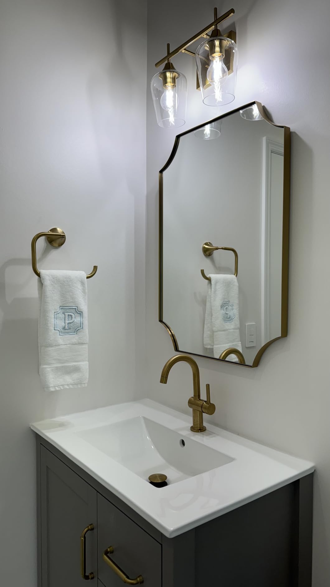 VONLUCE Bathroom Vanity Light, 2-Light Bathroom Light Fixture Over Mirror, Vanity Light Fixtures with Clear Glass, Modern Wall Sconce, Brushed Gold customer photo 2