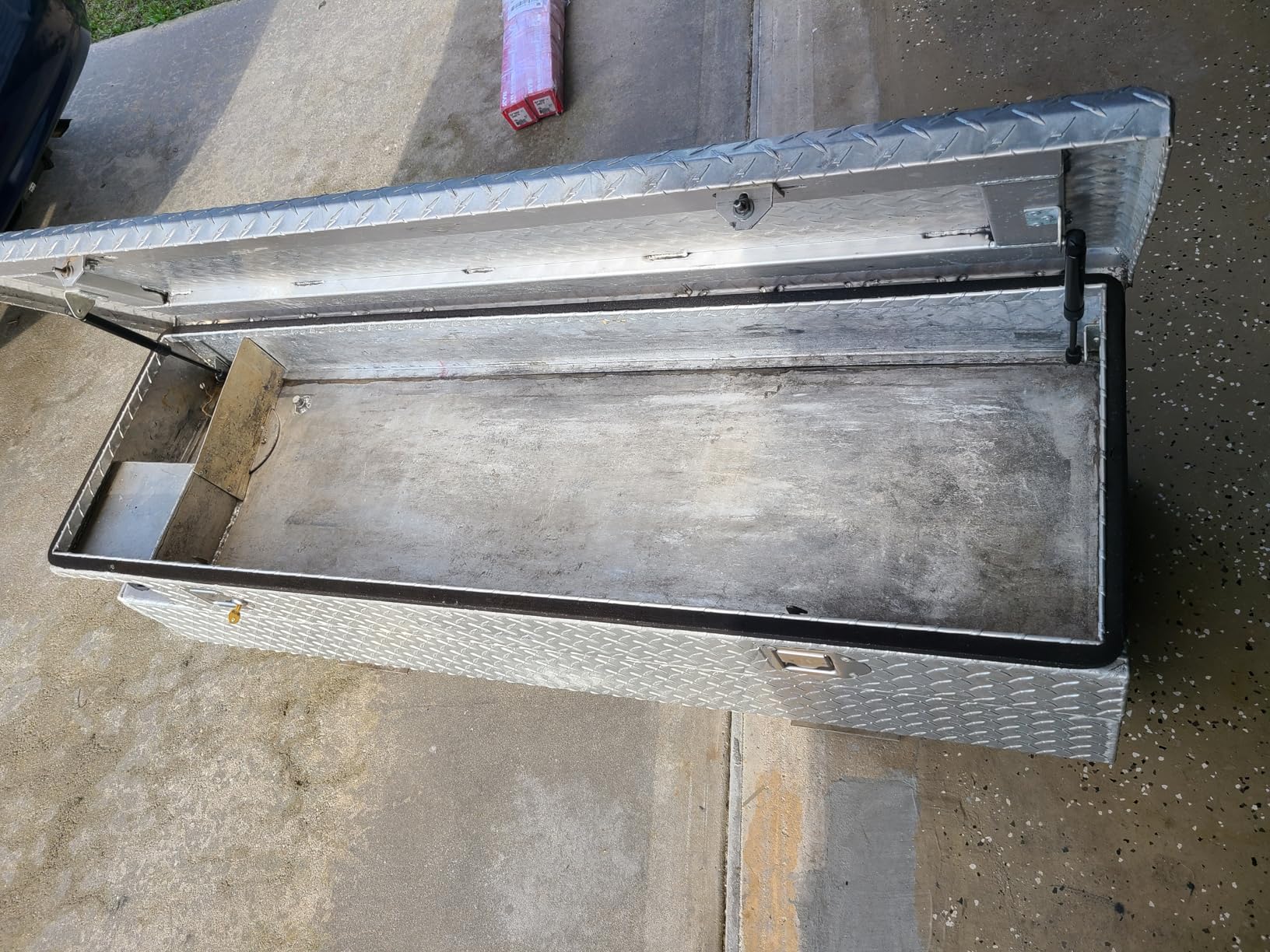 OTUAYAUTO 12 inch Gas Struts - 107N/24Lbs Universal Lift Support with Mounting Brackets C1603795 - Gas Shocks for Tool Box, Truck Cap, Hydraulic Door Hinge, Cabinet Gas Strut, RV Door Strut customer photo 1