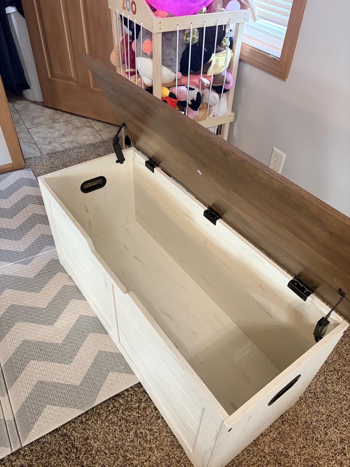 VASAGLE Storage Chest, Storage Bench with 2 Safety Hinges, Farmhouse Style, 15.7 x 39.4 x 18.3 Inches, for Entryway, Bedroom, Living Room, Cloud White ULSB061T10 customer photo 2