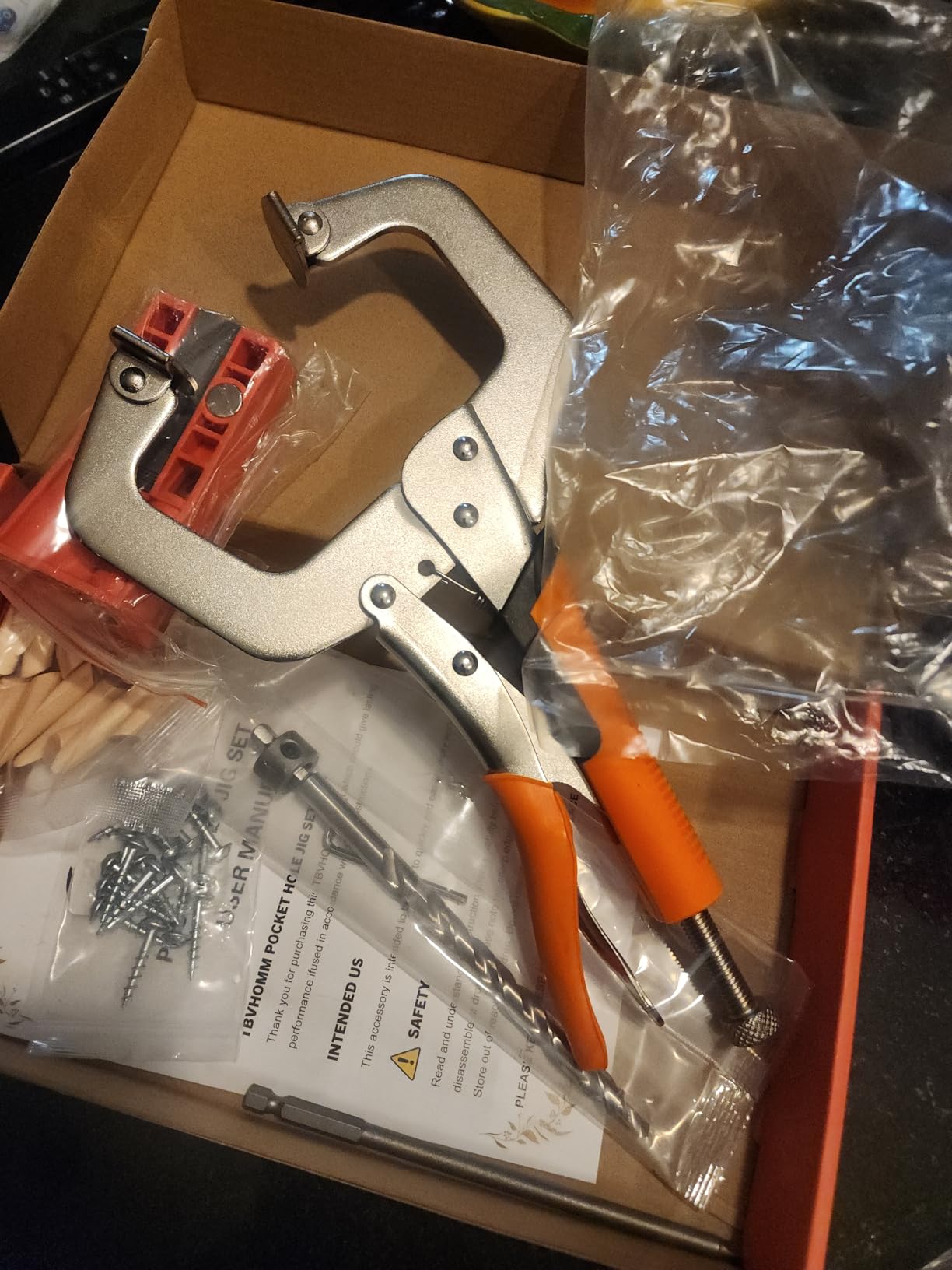 Pocket Hole Jig System Kit, Pocket Screw Jig with 11 Inch Clamp, Square Driver Bit, Hex Wrench, Depth Stop Collar, Step Drill Bit, Coarse Square Driver Screws, All In One for Joinery Work customer photo 1