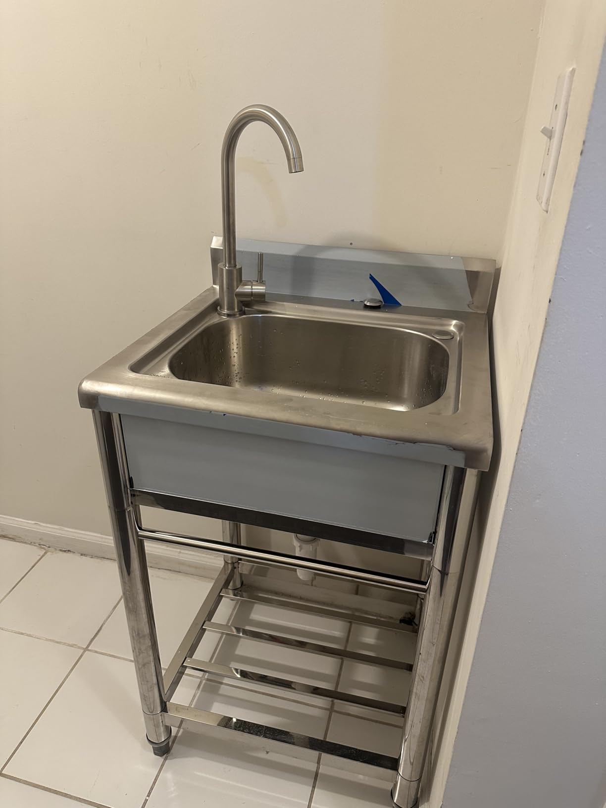 Utility Sink Free Standing Single Bowl Kitchen Sink with Cold and Hot Water Pipe Stainless Steel Sink for Garage Shop Laundry Room Basement Garden Farmhouse customer photo 1
