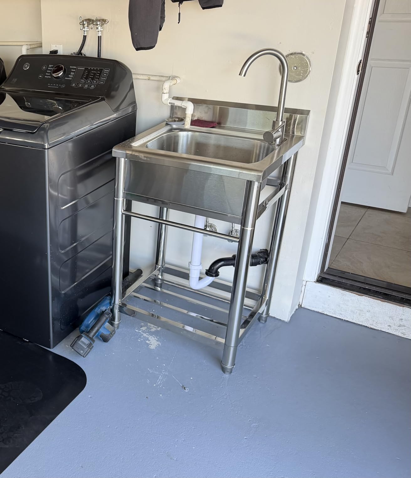 Utility Sink Free Standing Single Bowl Kitchen Sink with Cold and Hot Water Pipe Stainless Steel Sink for Garage Shop Laundry Room Basement Garden Farmhouse customer photo 2