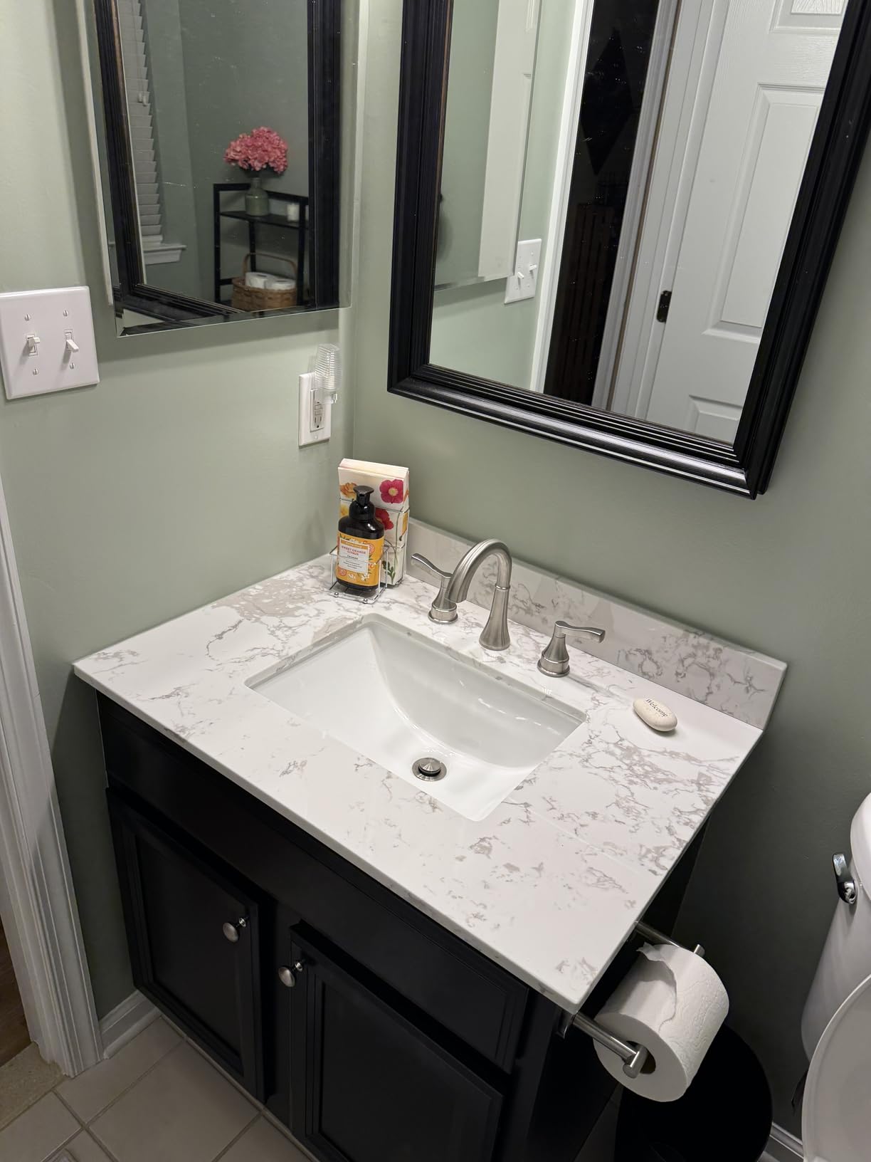 31 Inch Bathroom Vanity Top Stone, Carrara White Engineered Marble Stone Vanity Sink Top with Undermount Ceramic Sink and Back Splash with 3 Faucet Hole for Bathrom Cabinet (31
