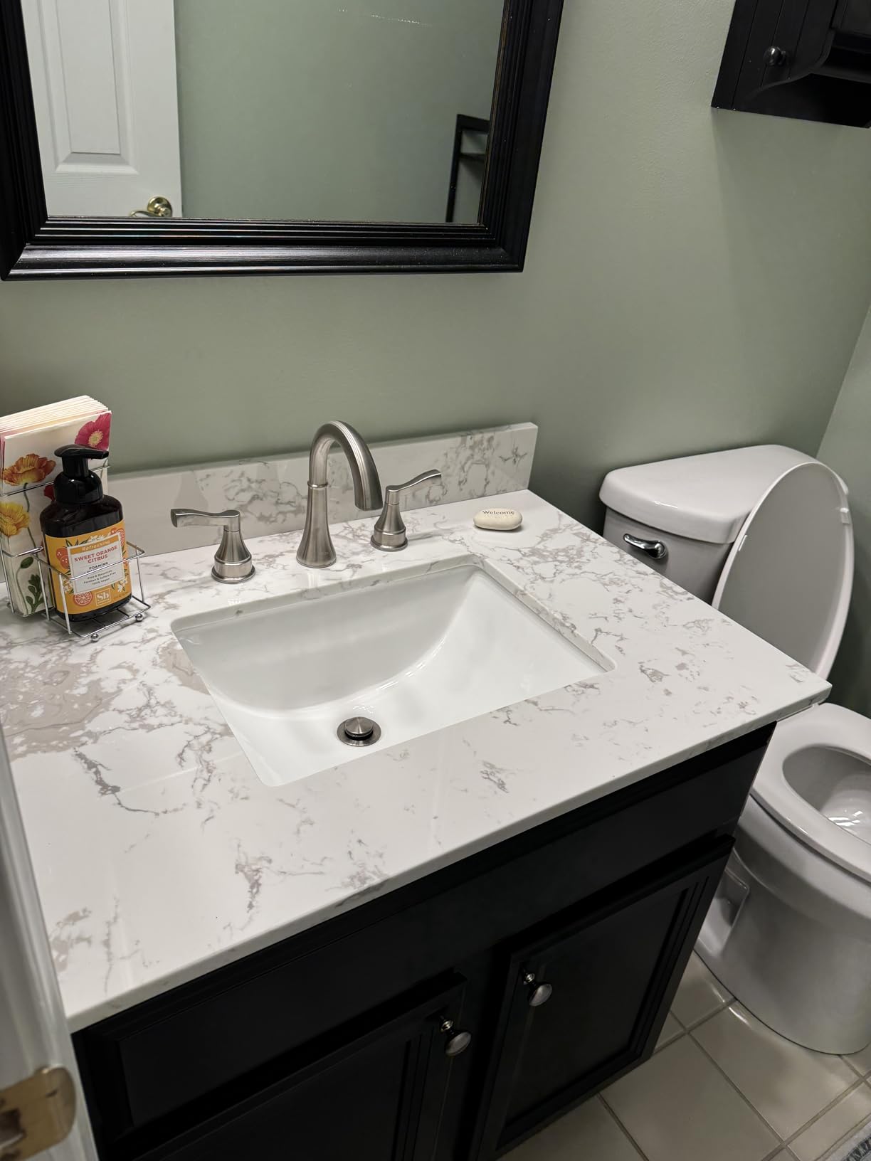 31 Inch Bathroom Vanity Top Stone, Carrara White Engineered Marble Stone Vanity Sink Top with Undermount Ceramic Sink and Back Splash with 3 Faucet Hole for Bathrom Cabinet (31