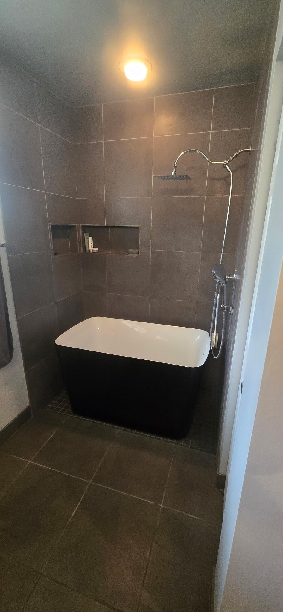 47'' Lucite Acrylic Freestanding Bathtub, Square Shape Japanese Soaking Tub with Seat Design, Toe-tap Chrome Right Drain, Slotted Overflow, cUPC Certified, Glossy White customer photo 1