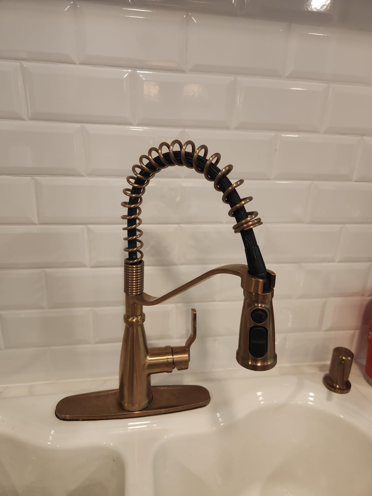 Moen Nolia Spot Resist Stainless One-Handle Pre-Rinse Spring Pulldown Kitchen Sink Faucet, 2 or 4-Hole Setup with Soap Dispenser, 87886SRS customer photo 1