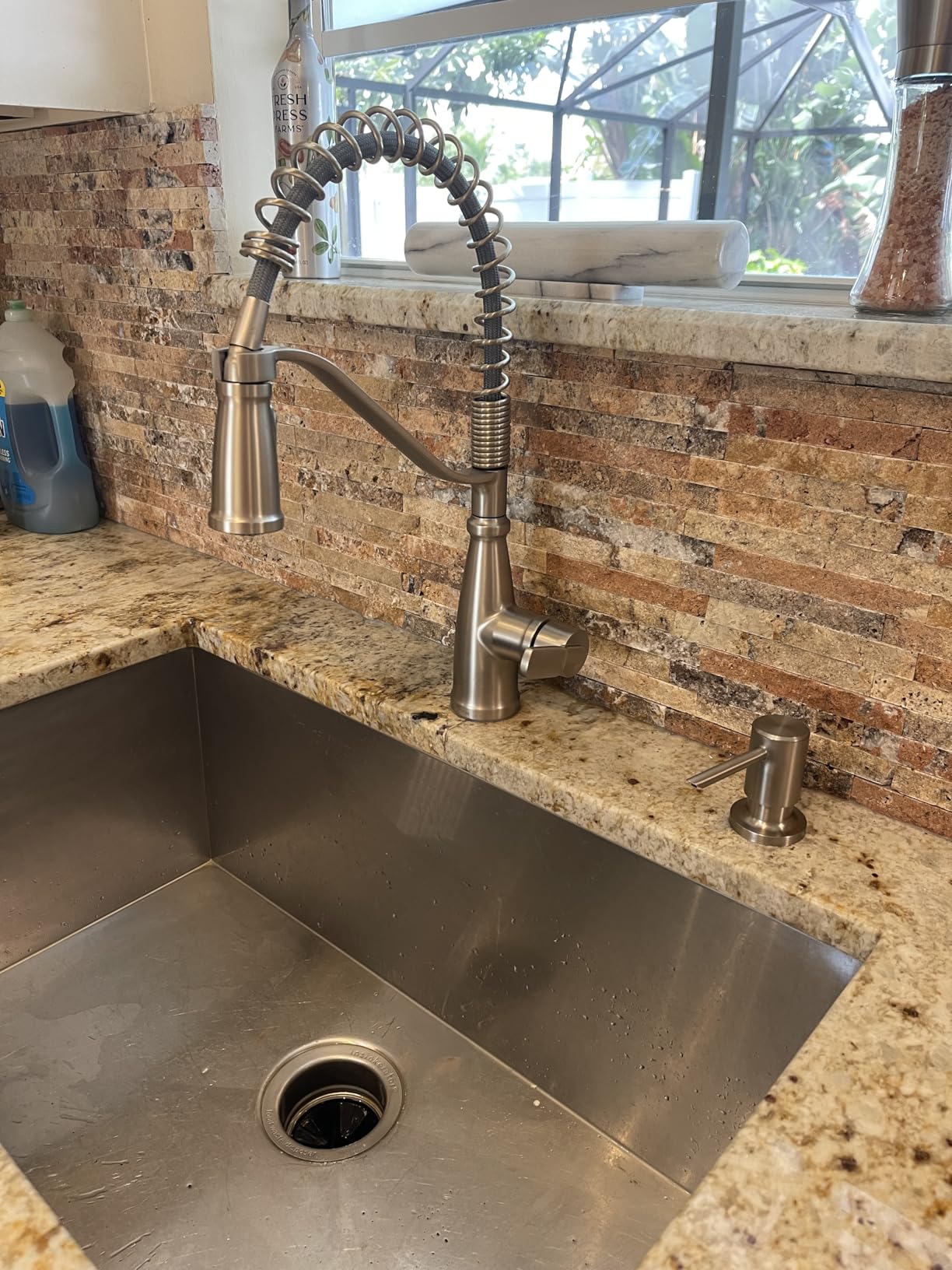 Moen Nolia Spot Resist Stainless One-Handle Pre-Rinse Spring Pulldown Kitchen Sink Faucet, 2 or 4-Hole Setup with Soap Dispenser, 87886SRS customer photo 2