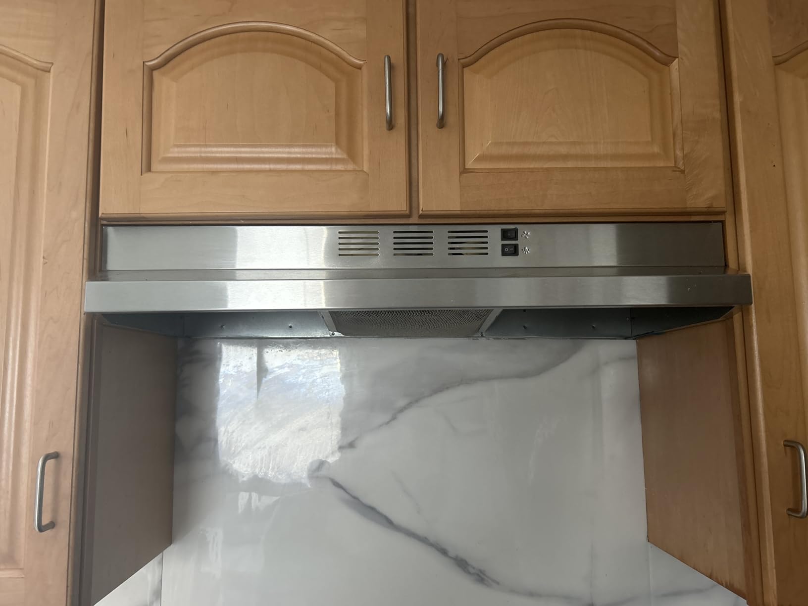 FIREGAS Range Hood 30 inch Under Cabinet, Kitchen Hood with 2 Speed Exhaust Fan, Ducted/Ductless Convertible, Rocker Button Control, 300 CFM, White Stove Hood Vent Aluminum Filter Included customer photo 1