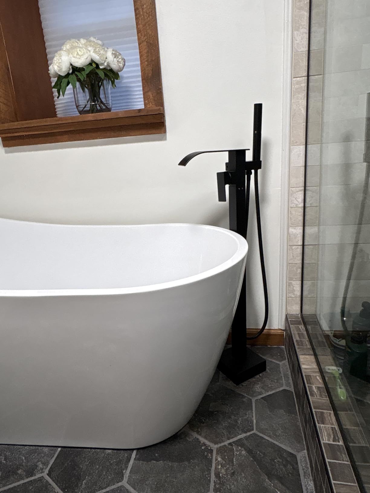 RUMOSE Tub Filler Freestanding Bathtub Faucet Matte Black Floor Mount Tub Faucet Waterfall Free Standing Bathtub Filler High Flow Brass Bath Shower Faucets with Handheld Sprayer customer photo 1