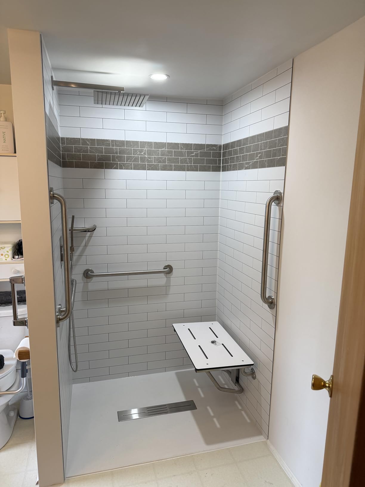 WOODBRIDGE 47.25 in L x 35.4 in W Zero Threshold End Shower Base with Reversible Drain Placement, Matching Decorative Drain Plate and Tile Flange, Wheel Chair Access, Low Profile, White customer photo 1