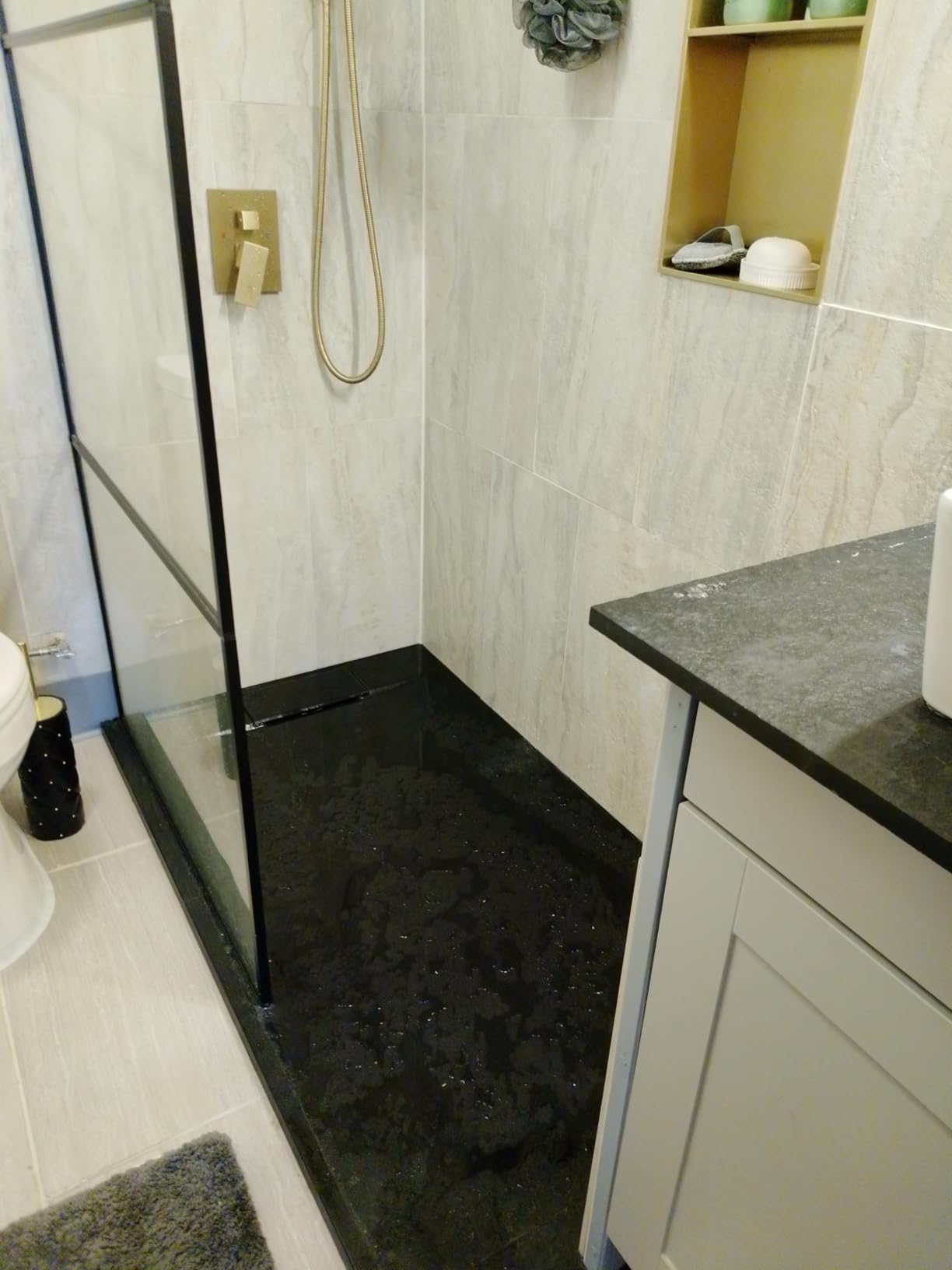WOODBRIDGE 60 in L x 31.5 in W Zero Threshold End Drain Shower Base with Reversible Drain Placement, Matching Tile Flange, Wheel Chair Access, Low Profile, White customer photo 2
