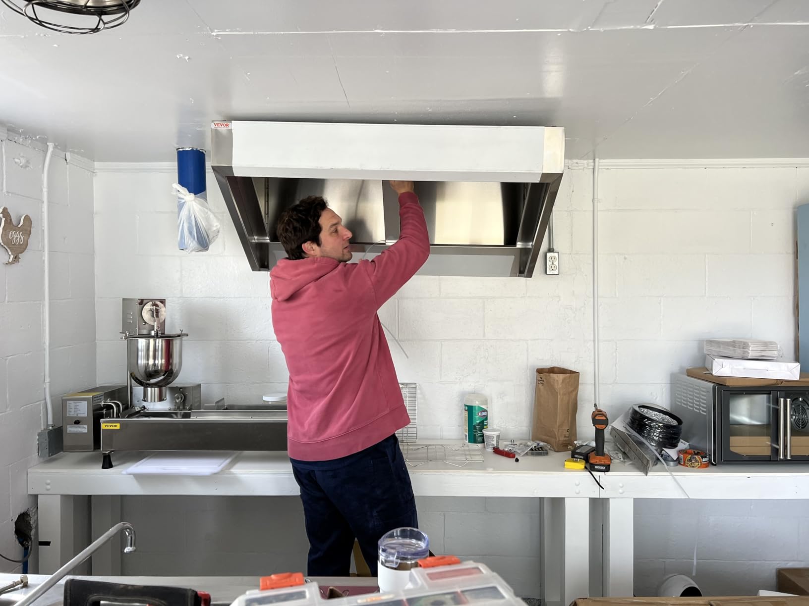 VEVOR Commercial Exhaust Hood, 6FT Food Truck Hood Exhaust, 201 Stainless Steel Concession Trailer Hood with 3 Detachable U-shaped Grid Oil Filter Mesh, Rust Resistant Vent Hood for Kitchen Restaurant customer photo 1
