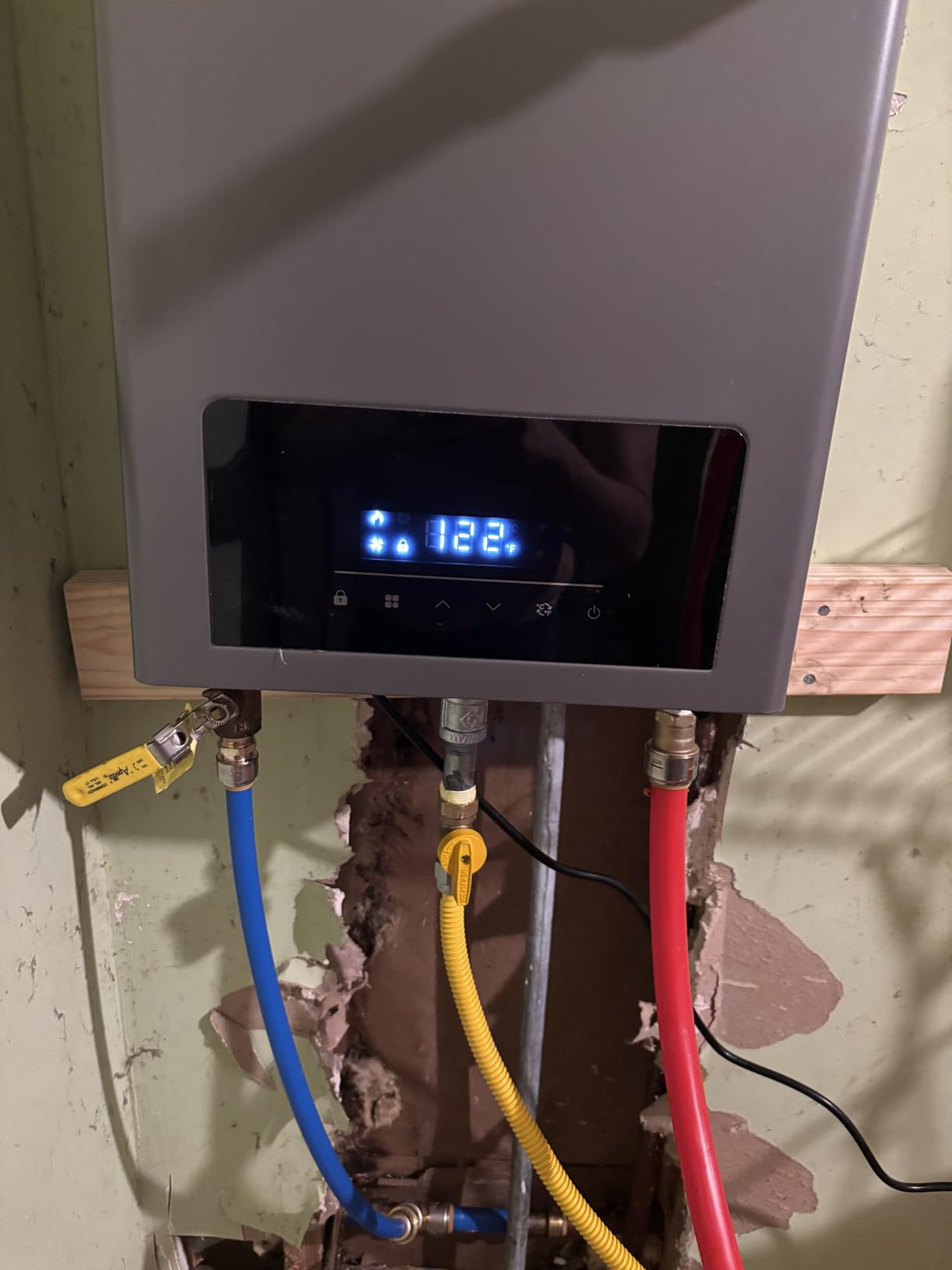 Ranein Natural Gas Tankless Water Heater, Indoor Max 4.3 GPM, 100,000 BTU Instant Hot Water Heater customer photo 1