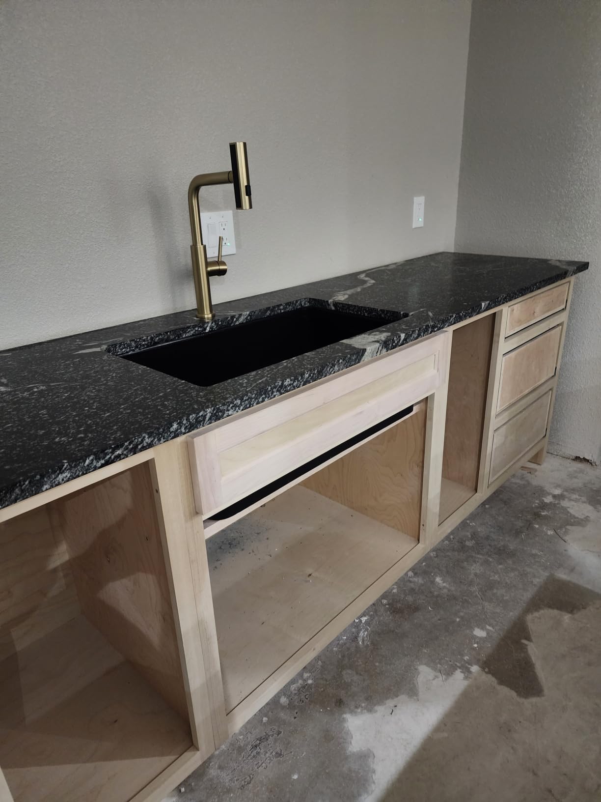 White Farmhouse Sink 33 x 18 Inch, Large Firecaly Apron Front Undermount Farm Sink Heavy Duty Single Bowl, with Custom Accessories 2 Types, Pure White, for Kitchen customer photo 1