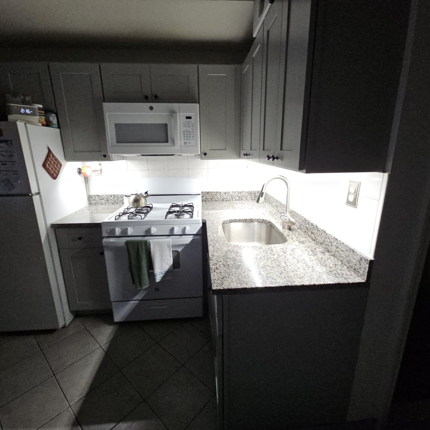 Litever Under Cabinet Lights Plug in, 6 pcs 12 Inches LED Light Strip Bars. Super Bright Dimmable Linkable for Kitchen Counter Above Cabinets Shelf Workbench Desk Closet Lighting. Daylight 5000K customer photo 2