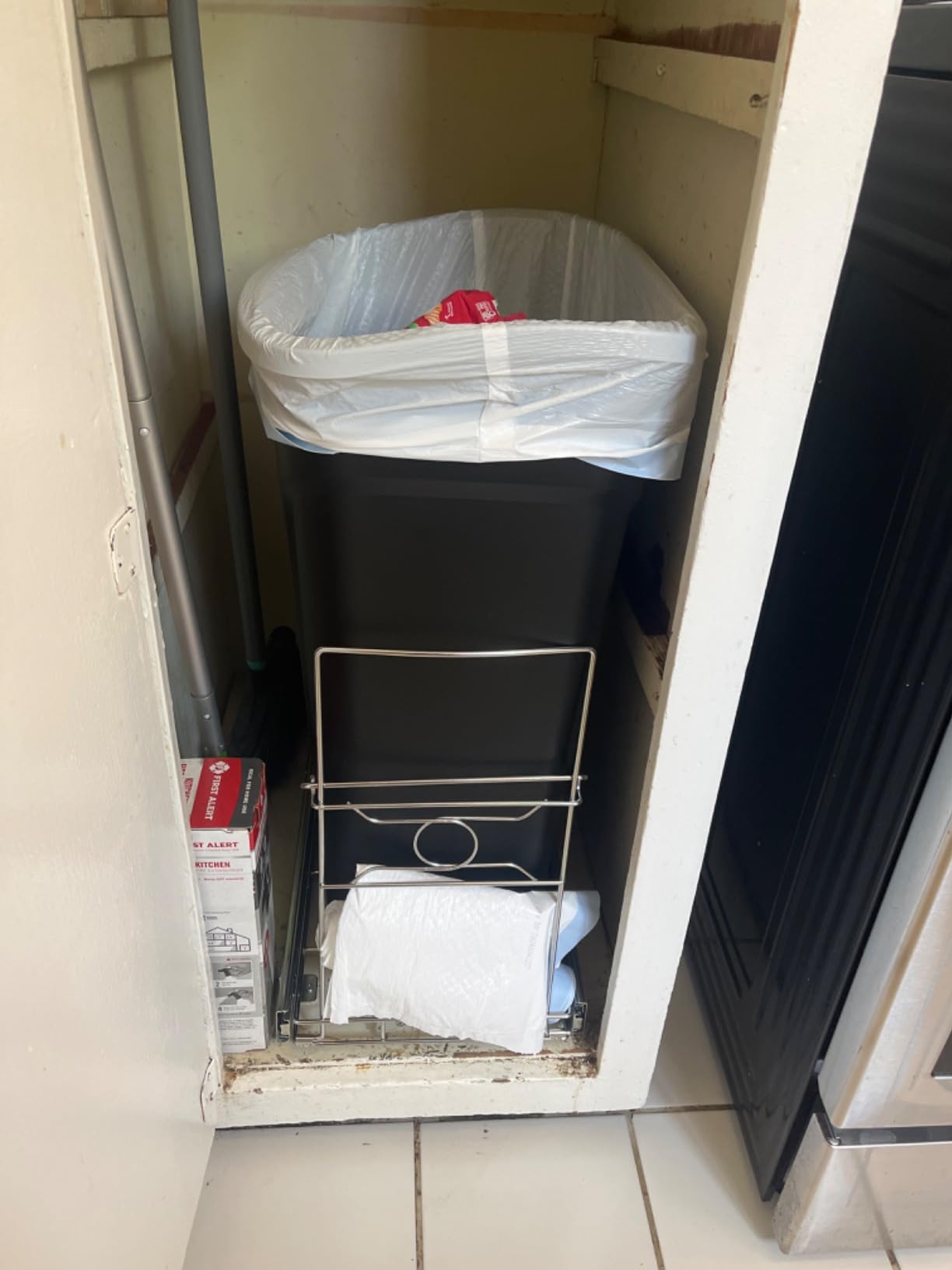 Pull Out Trash Can Under Cabinet Adjustable Trash Can Holder for 7 to 11 Gallon Bin Bottom Mount Slide Out Trash Rack for Narrow Cabinets(Black, No Bin Included) customer photo 2