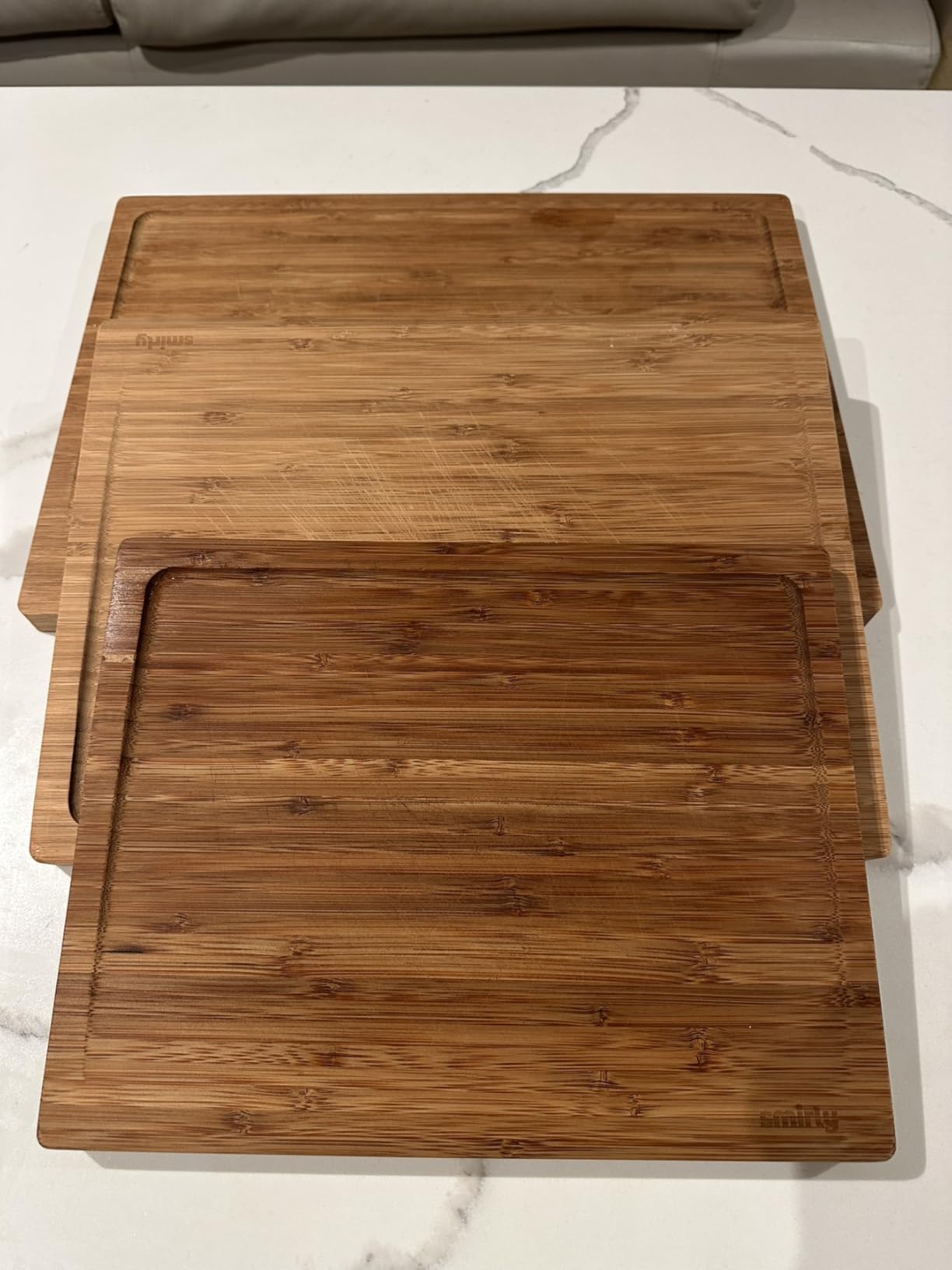 SMIRLY Walnut Cutting Board for Kitchen - Wood Cutting Boards with Handle and Juice Groove for Meal Prep, Serving, Charcuterie - Kitchen Gadgets - Non Toxic Wooden Chopping Board Set of 3 with Holder customer photo 2