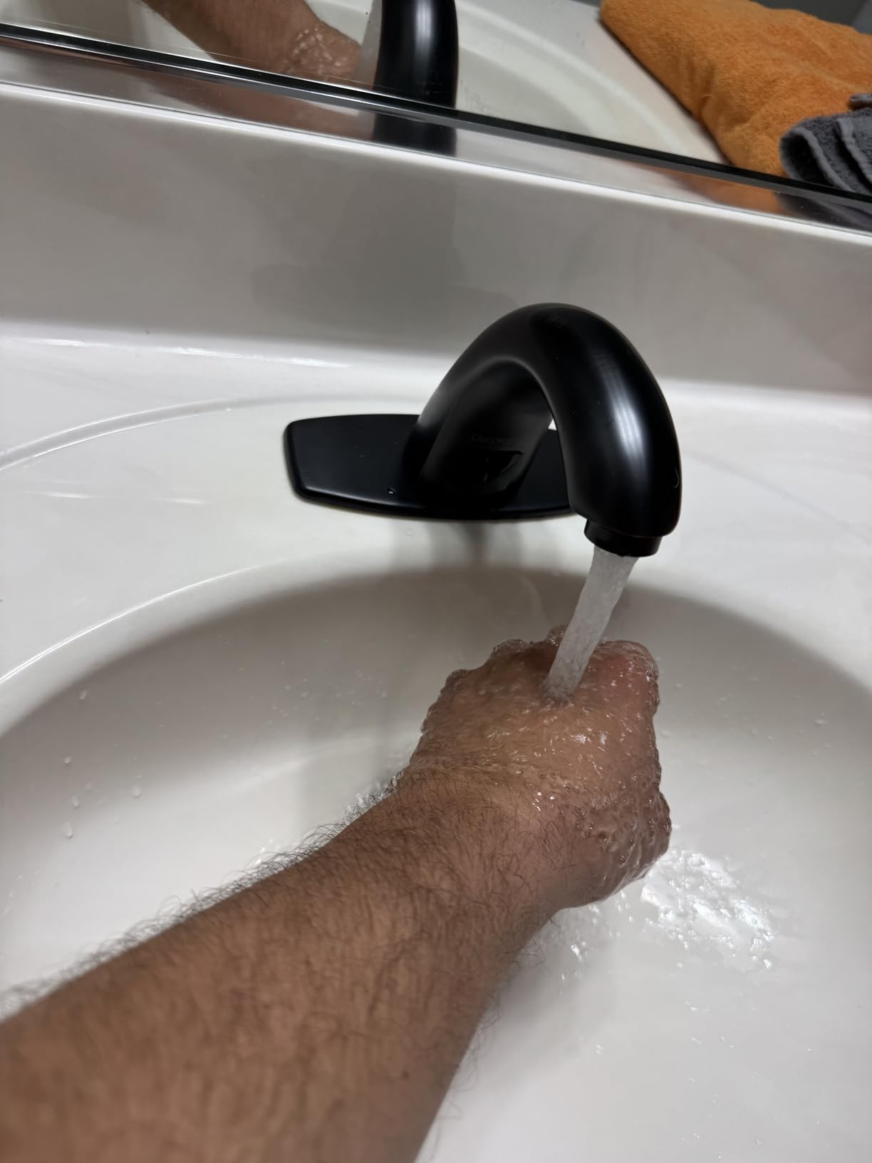 Touchless Bathroom Faucet with Automatic Sensor Function, Bathroom Sink Faucet with Hole Cover Plate, Chrome customer photo 2