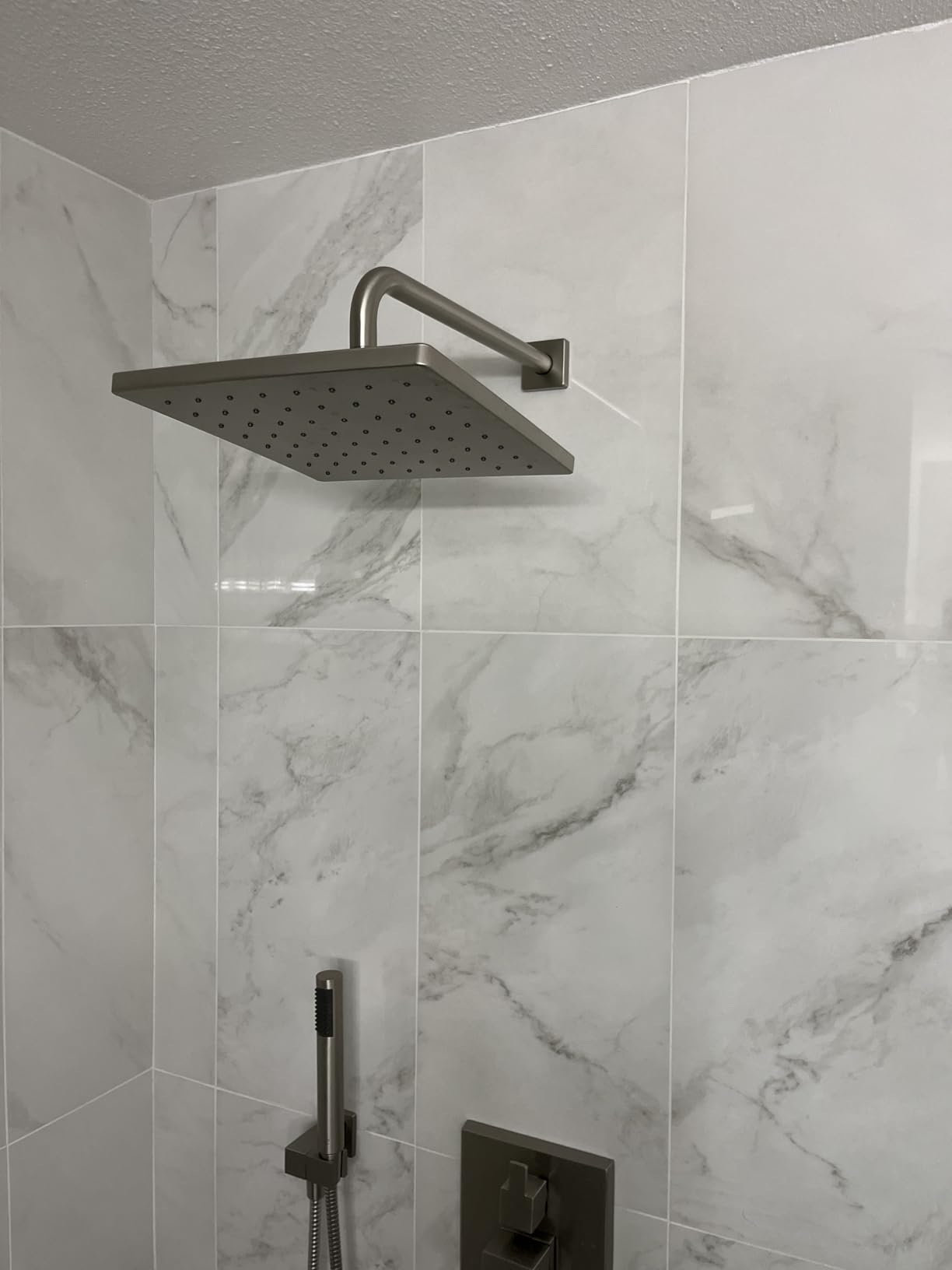 Delta Modern 14 Series Square Rain Shower System Faucet Set, Rainfall Matte Black Shower Head and Handle Set, Valve Trim Kit, 10 Inch, Matte Black 342701-BL customer photo 2